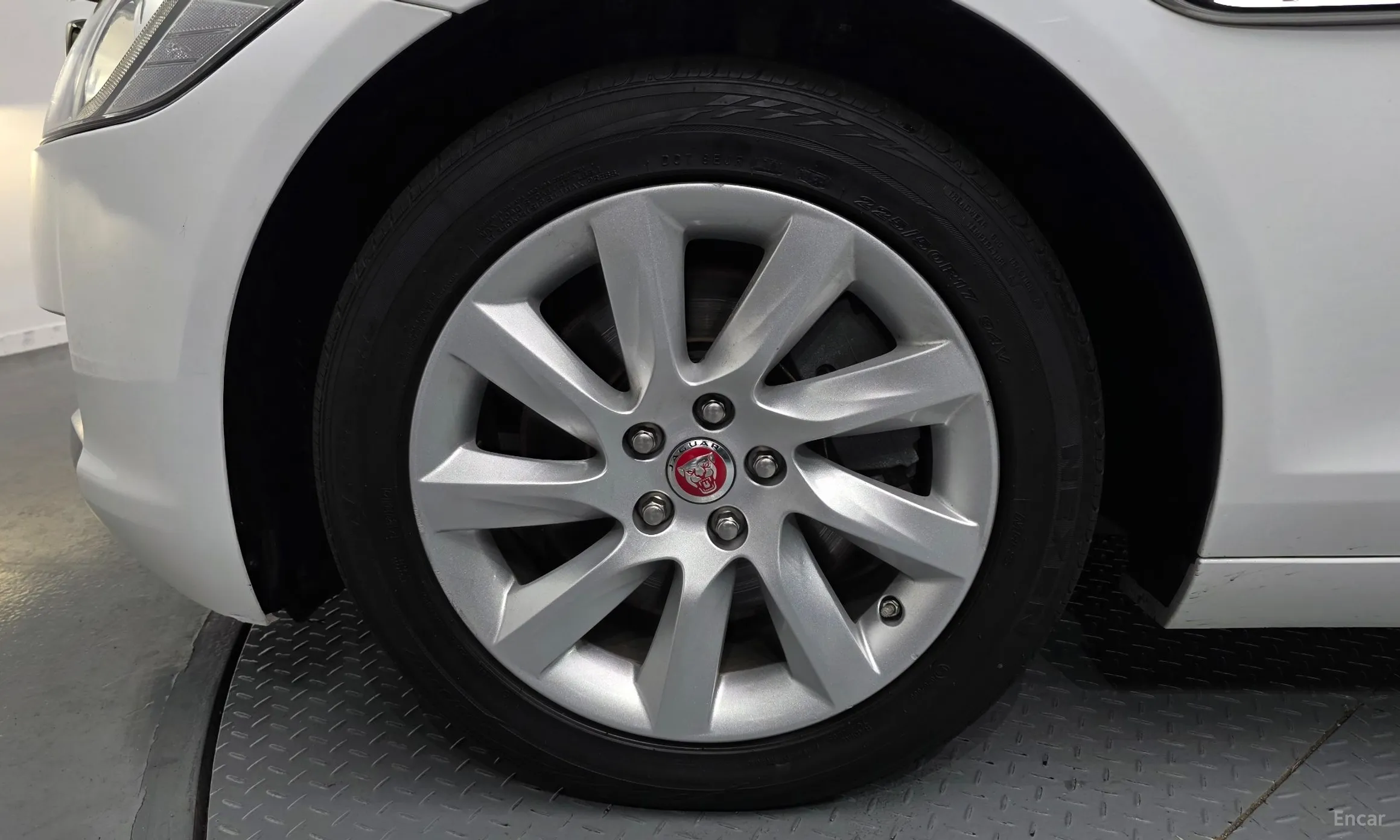 Jaguar XF (x260) превью 5