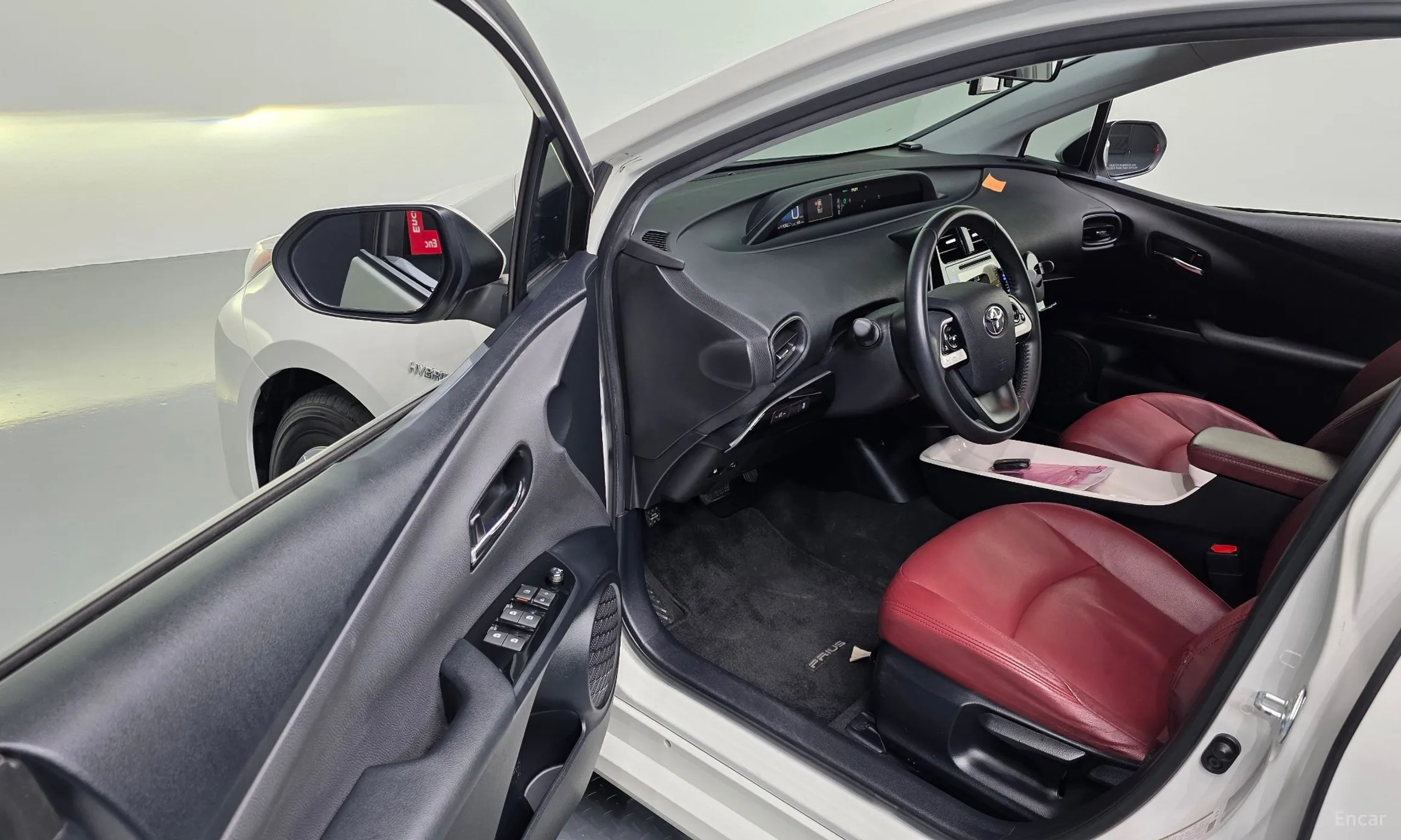 Toyota Prius 4th Generation превью 10