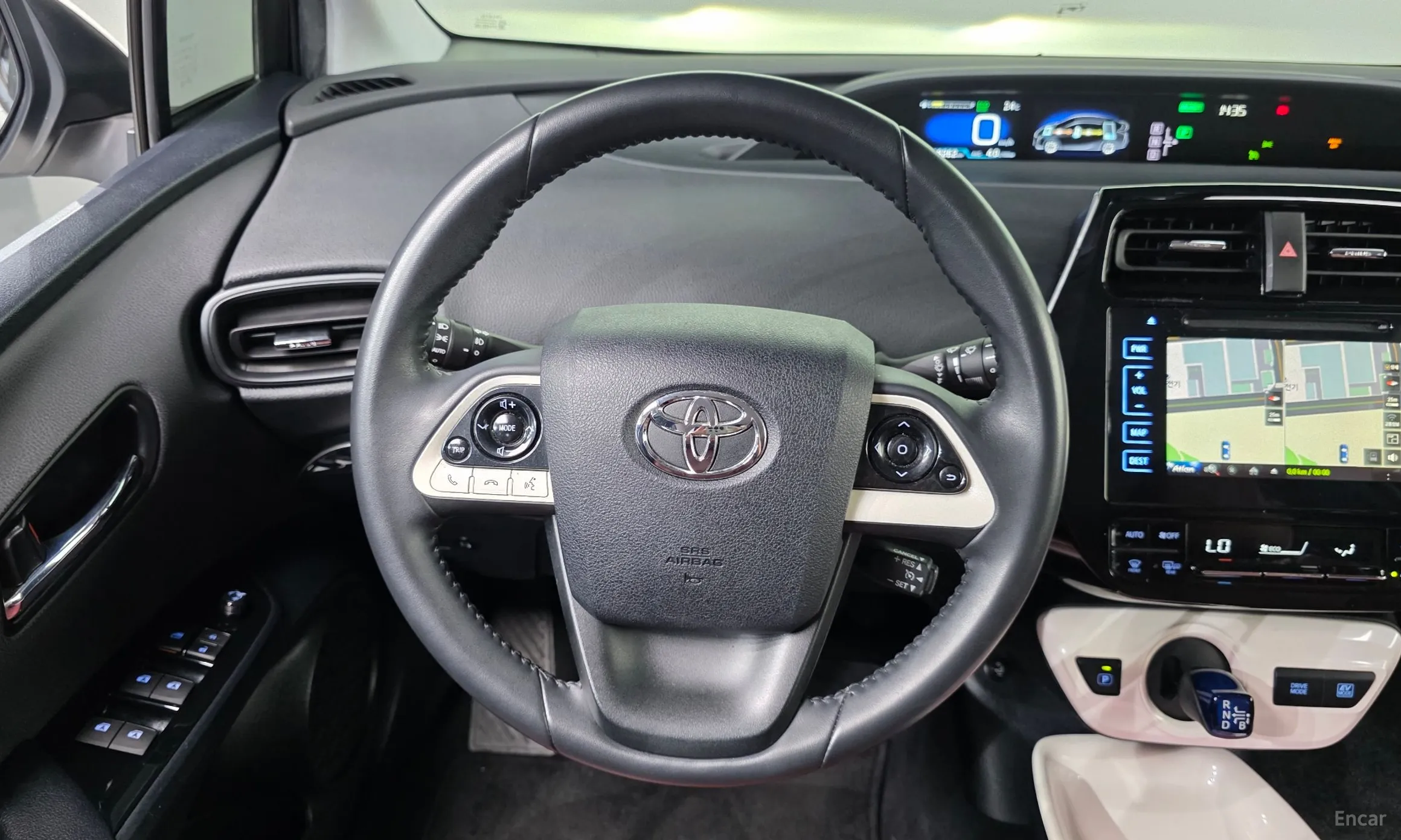 Toyota Prius 4th Generation превью 13