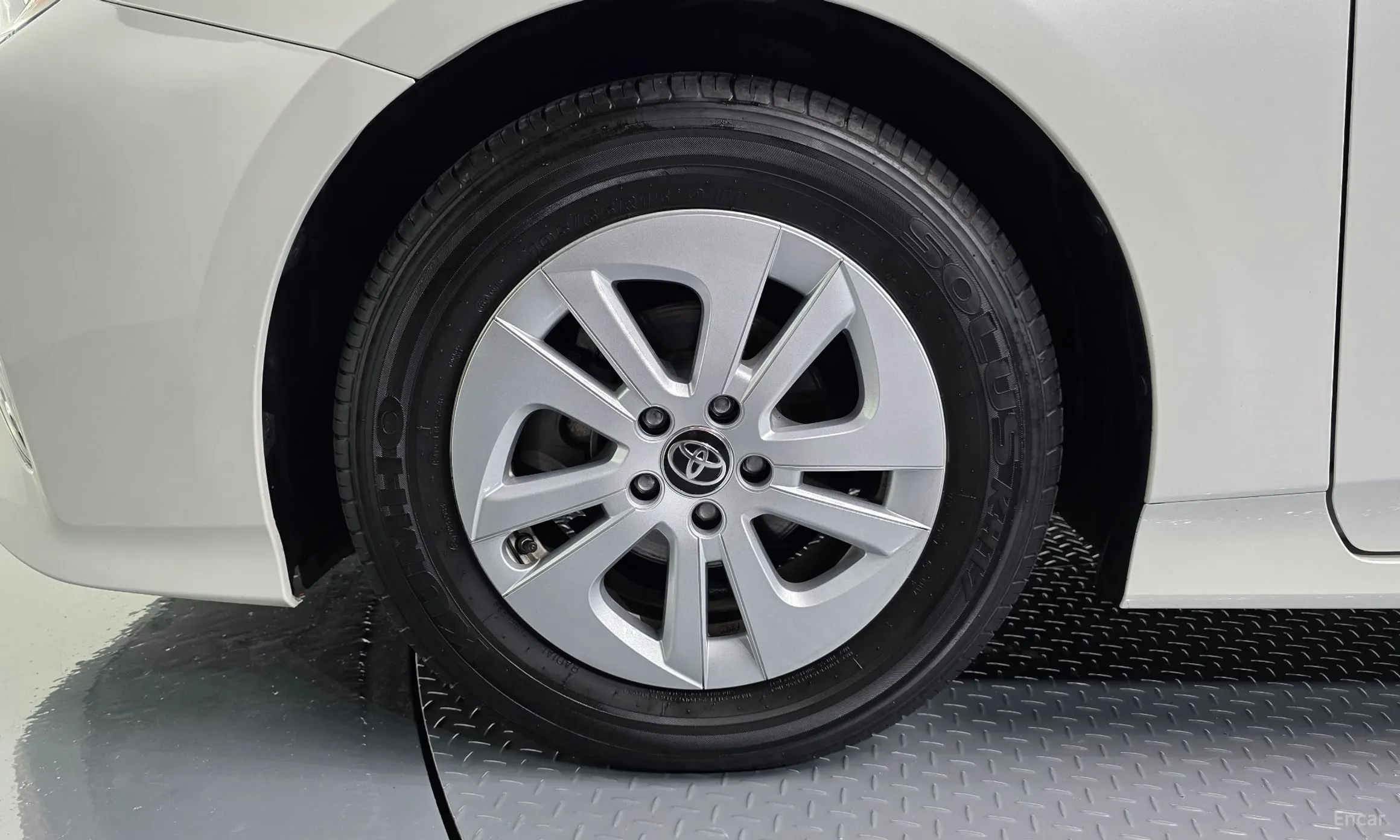 Toyota Prius 4th Generation превью 5
