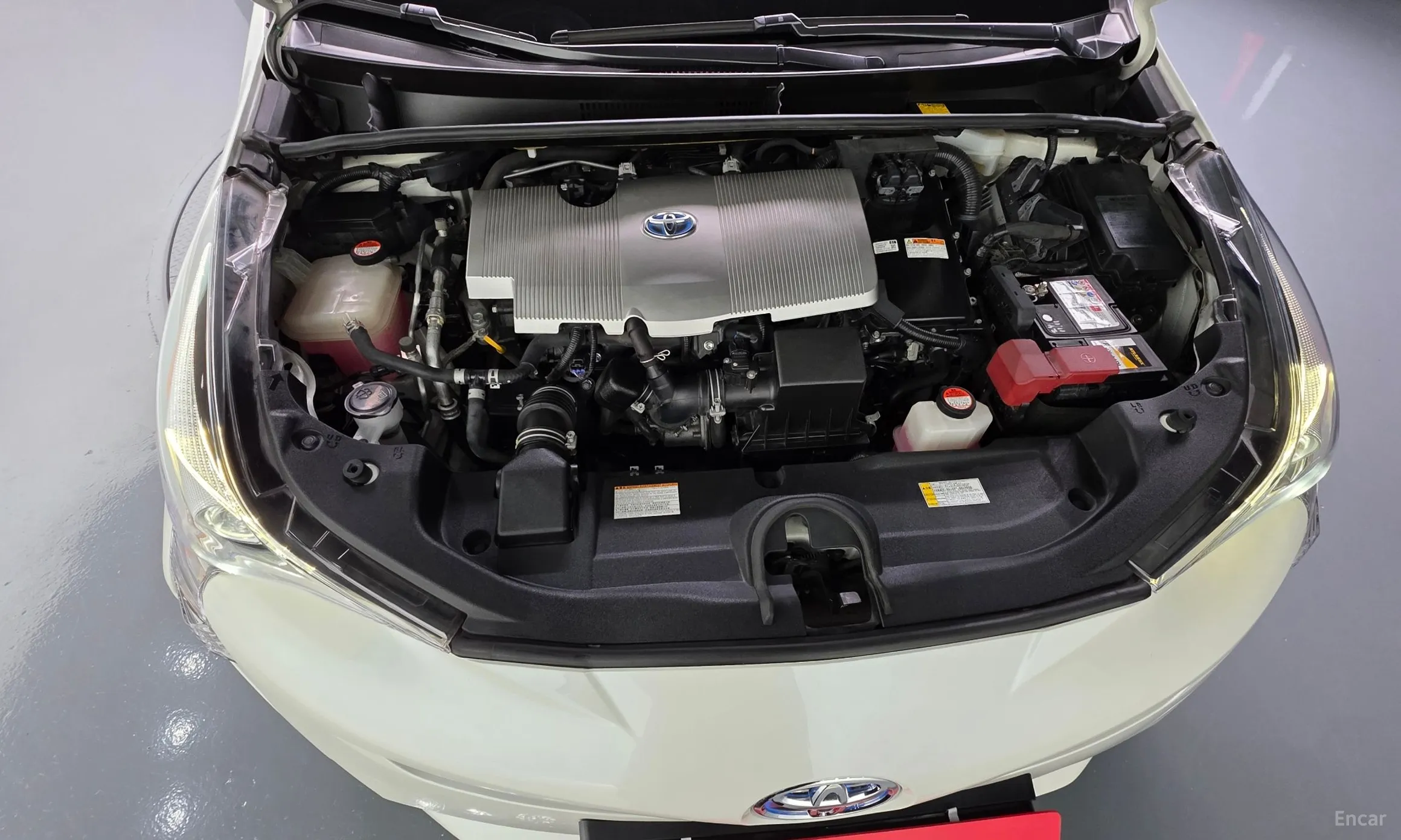 Toyota Prius 4th Generation превью 6