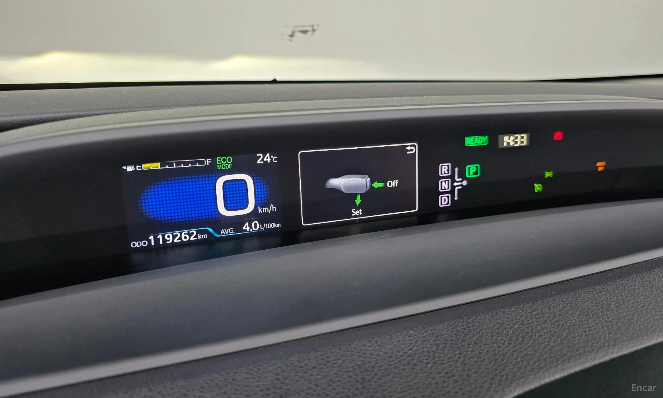 Toyota Prius 4th Generation превью 8