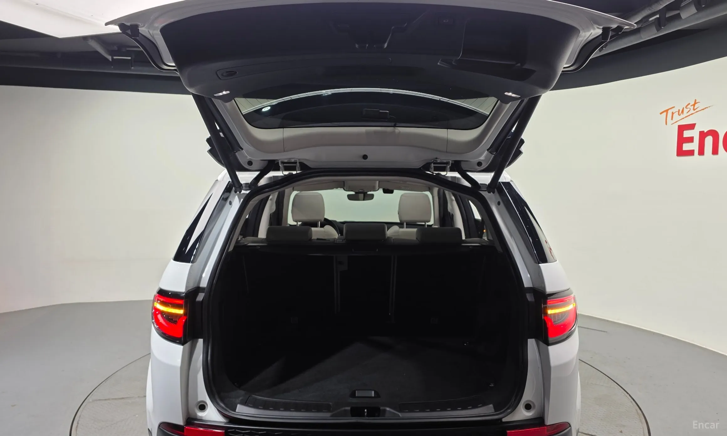 Land Rover Discovery Sports превью 20