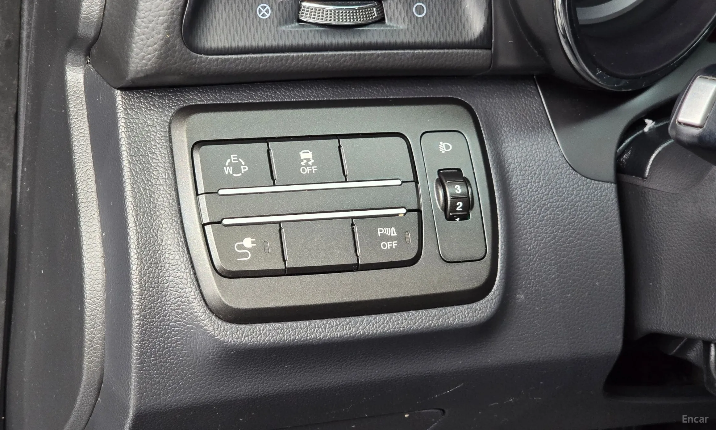 KG Mobility (SsangYong) Tivoli Air превью 16
