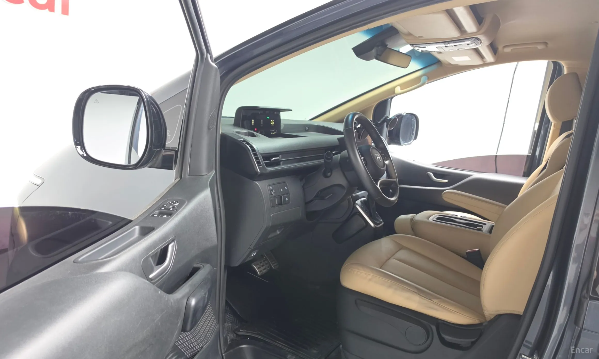 Hyundai Staria превью 10