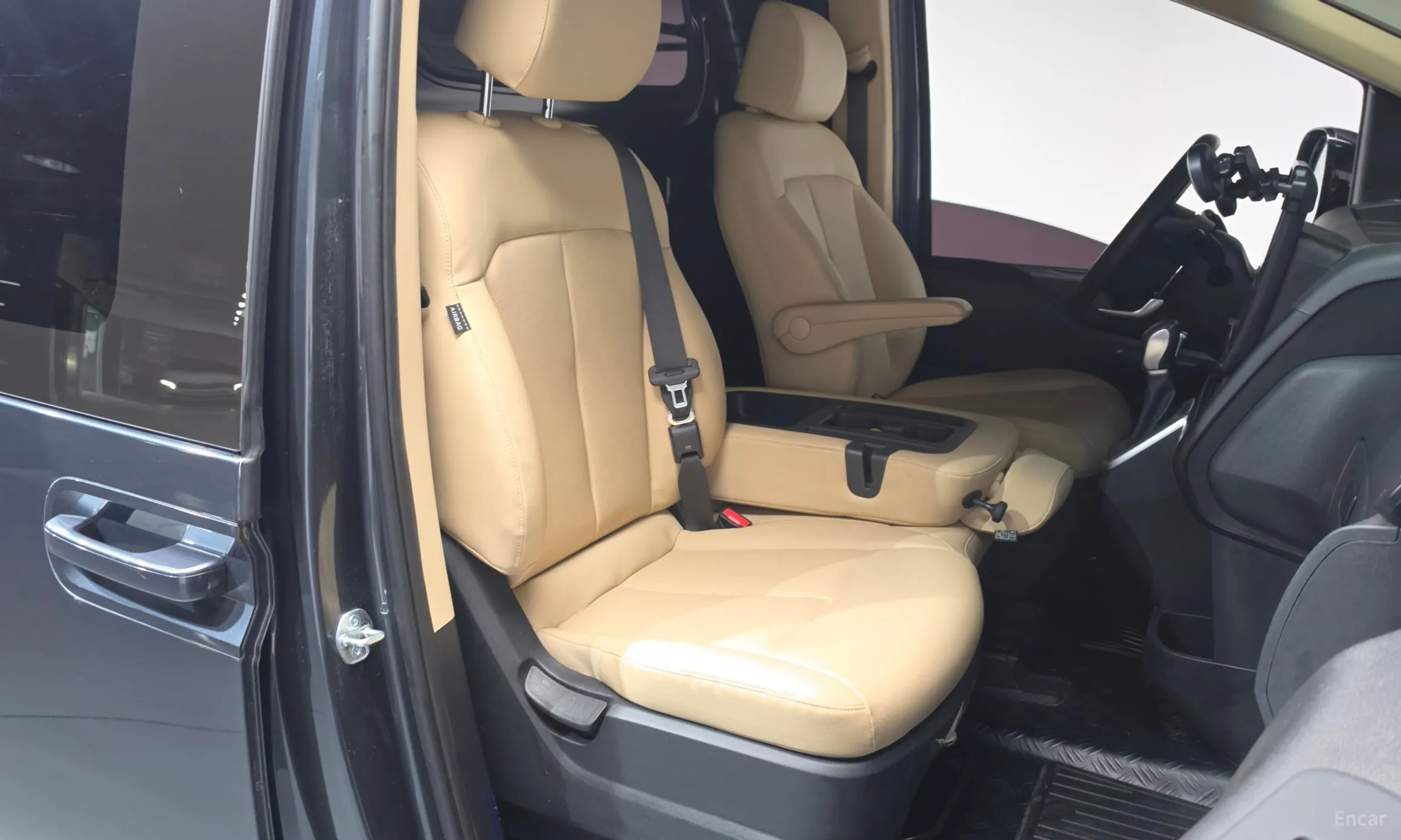 Hyundai Staria превью 11