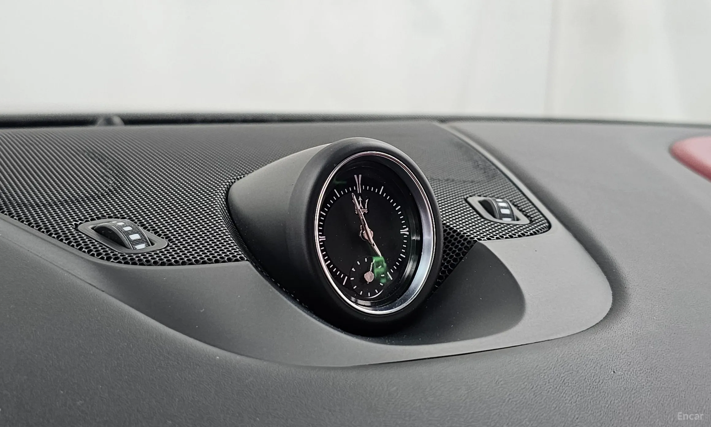 Maserati Levante превью 18
