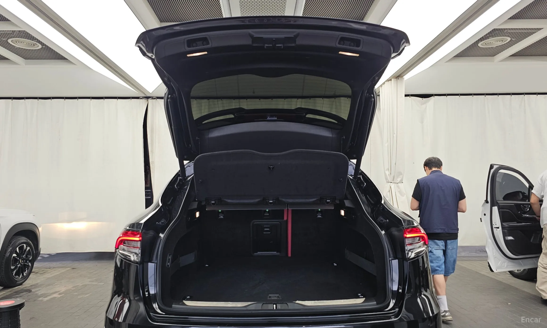 Maserati Levante превью 20