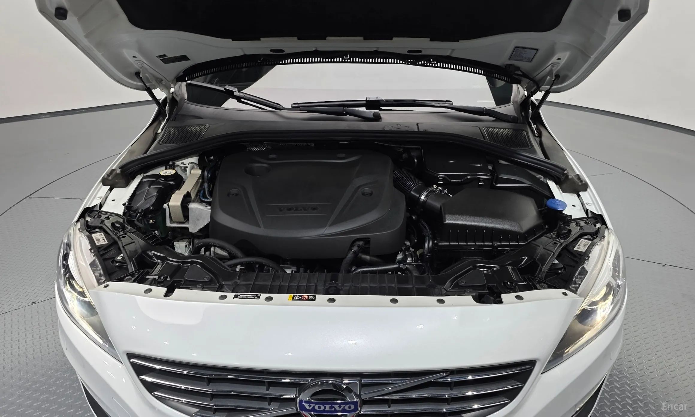 Volvo V60 превью 6