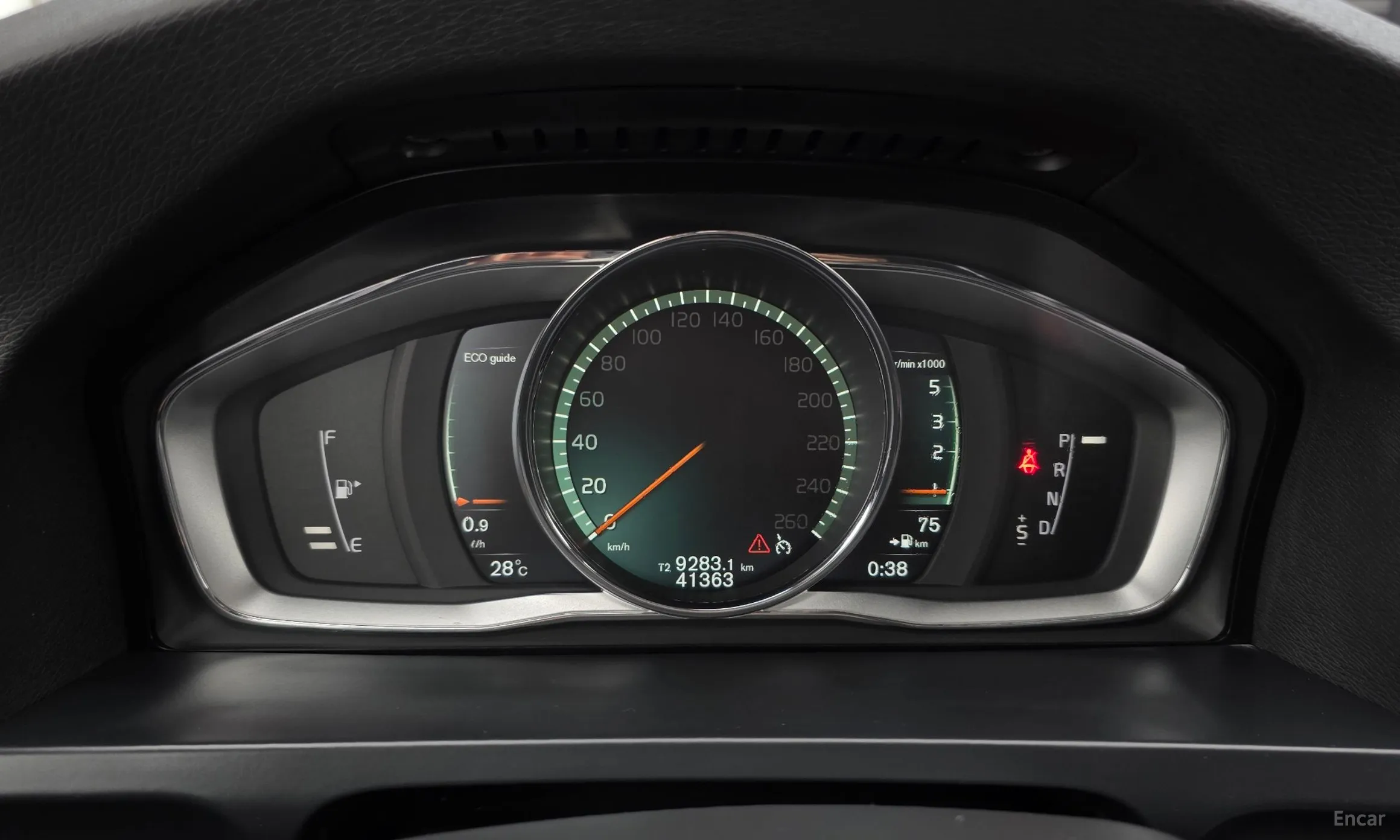 Volvo V60 превью 8