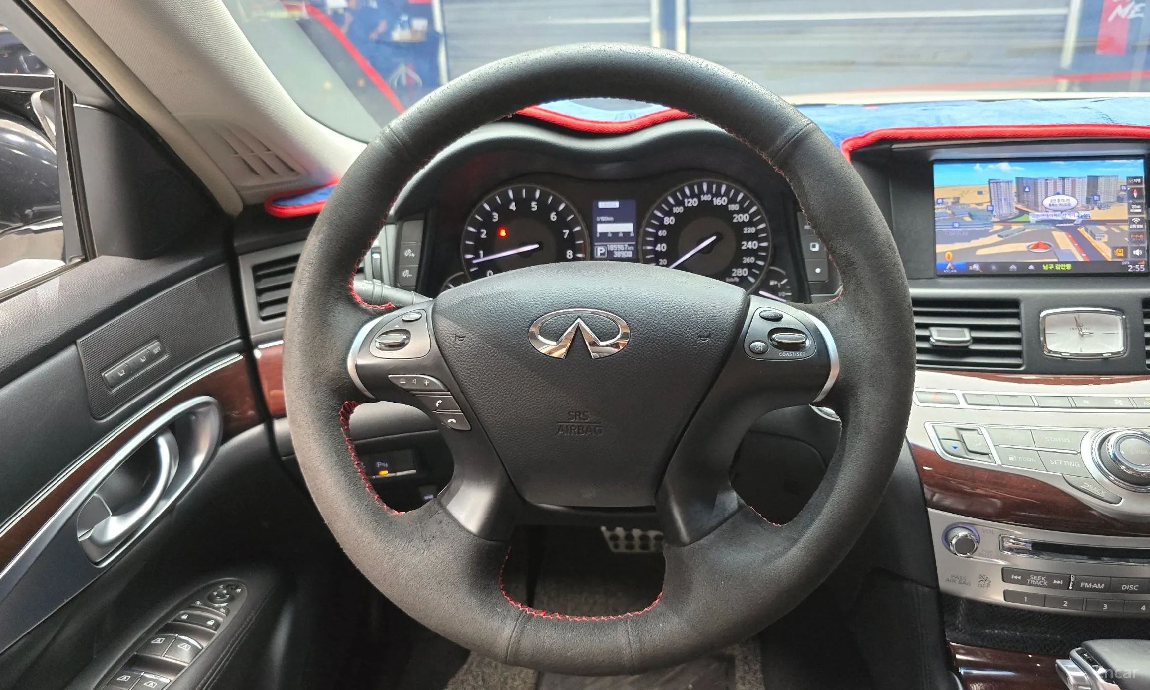Infiniti Q70 превью 13