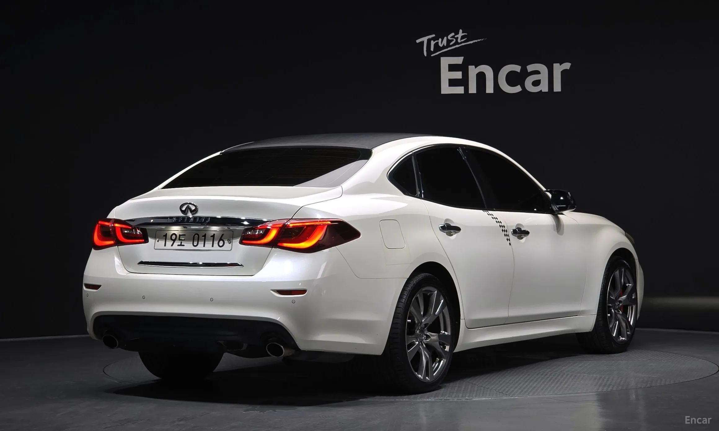 Infiniti Q70