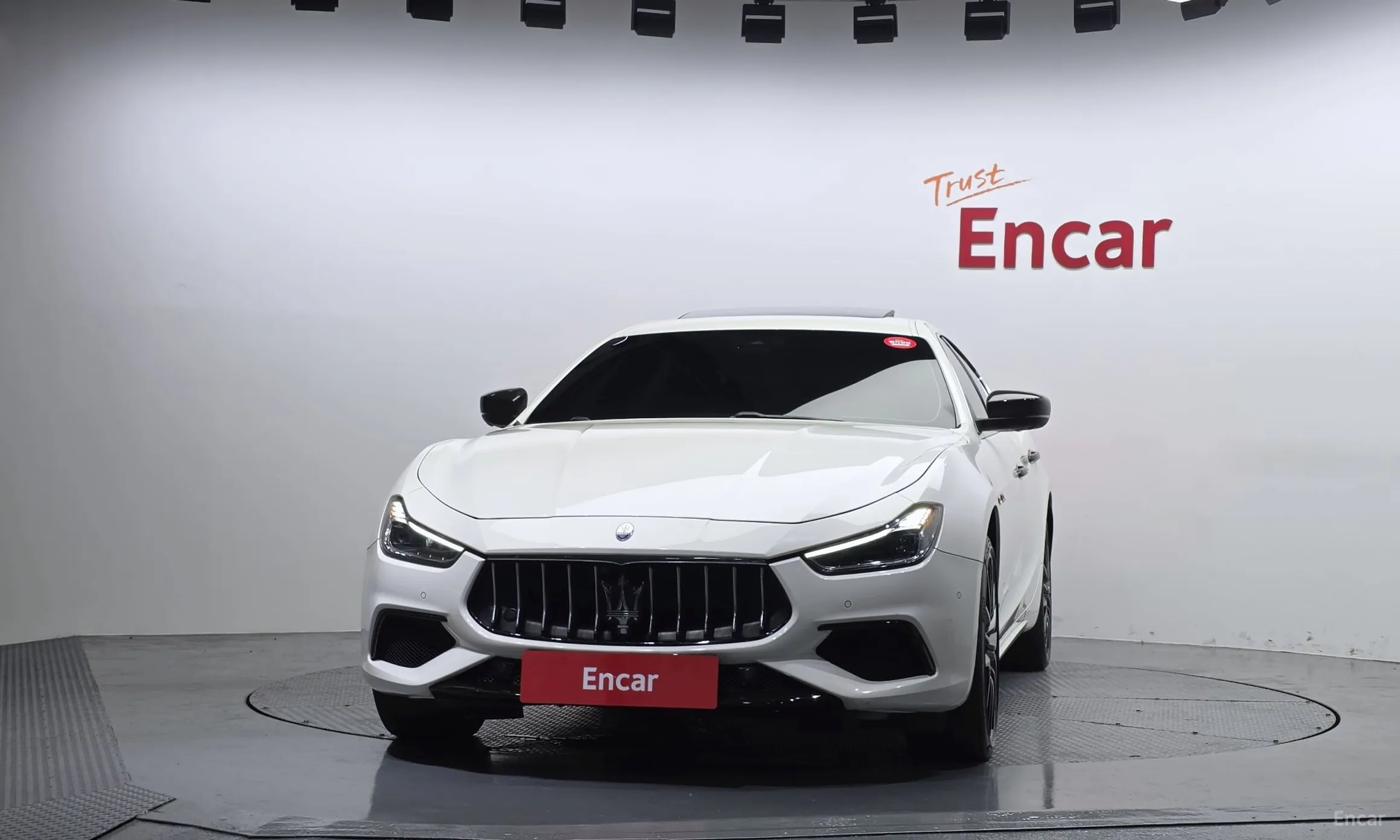 Maserati Ghibli превью 3