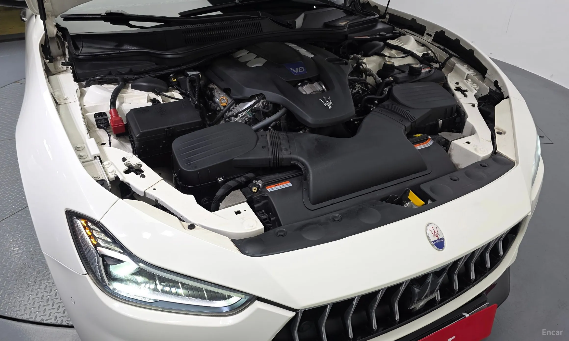 Maserati Ghibli превью 6