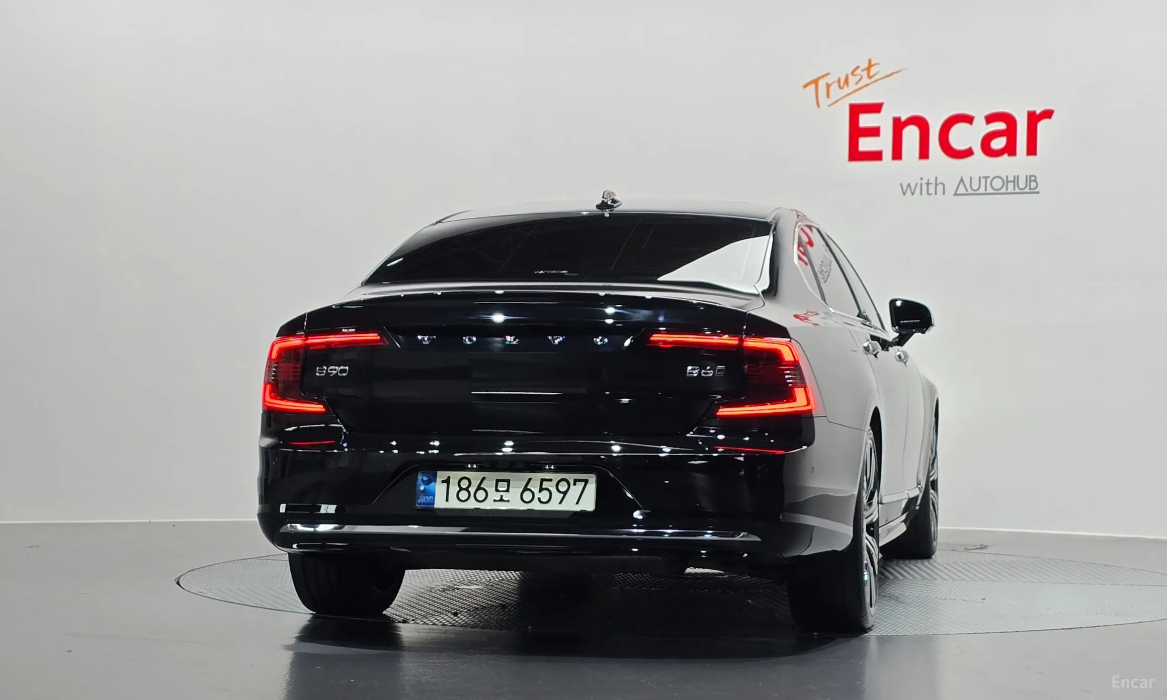 Volvo S90 превью 4