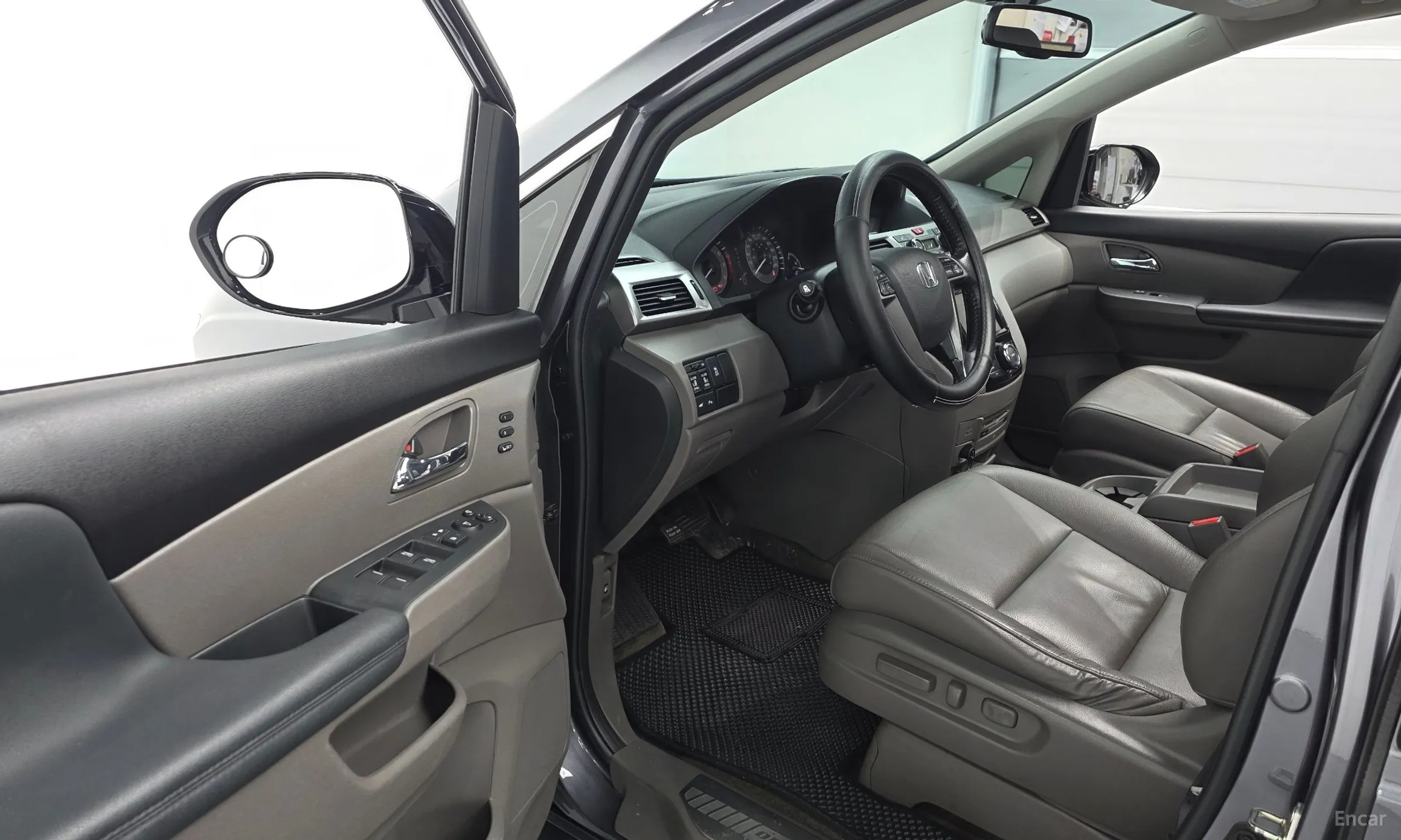 Honda Odyssey превью 10