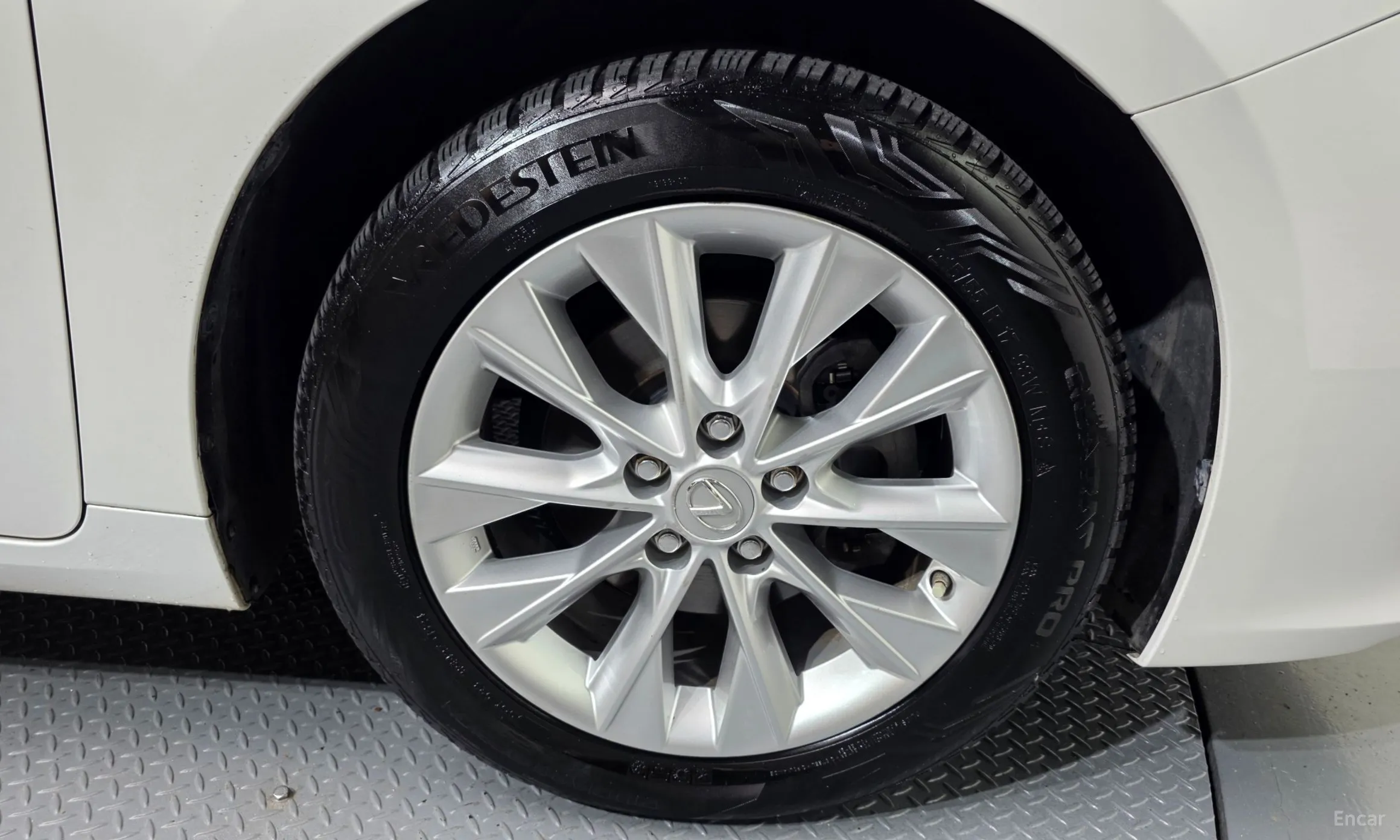 Lexus New ES300h превью 5