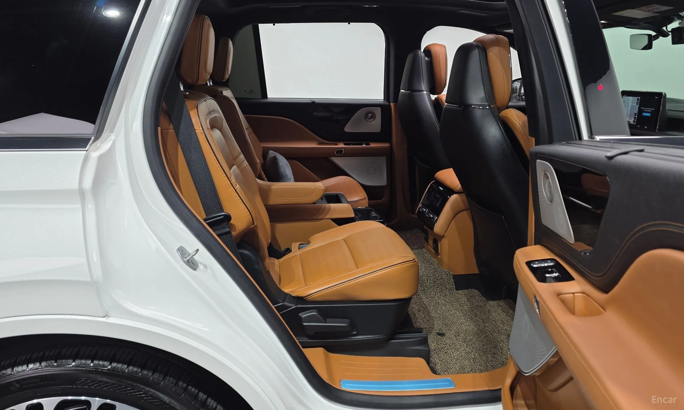 Lincoln Aviator 2nd Generation превью 11
