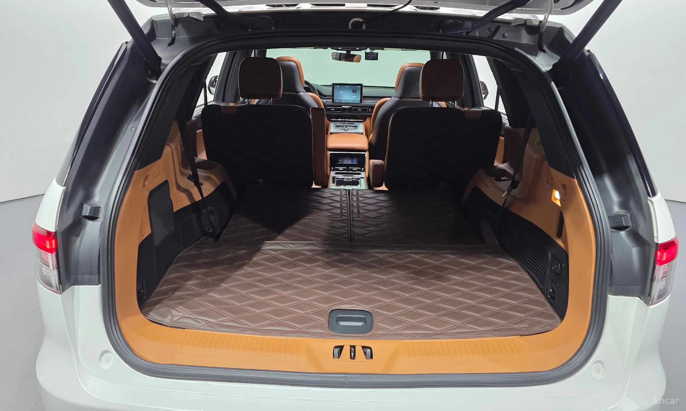 Lincoln Aviator 2nd Generation превью 18