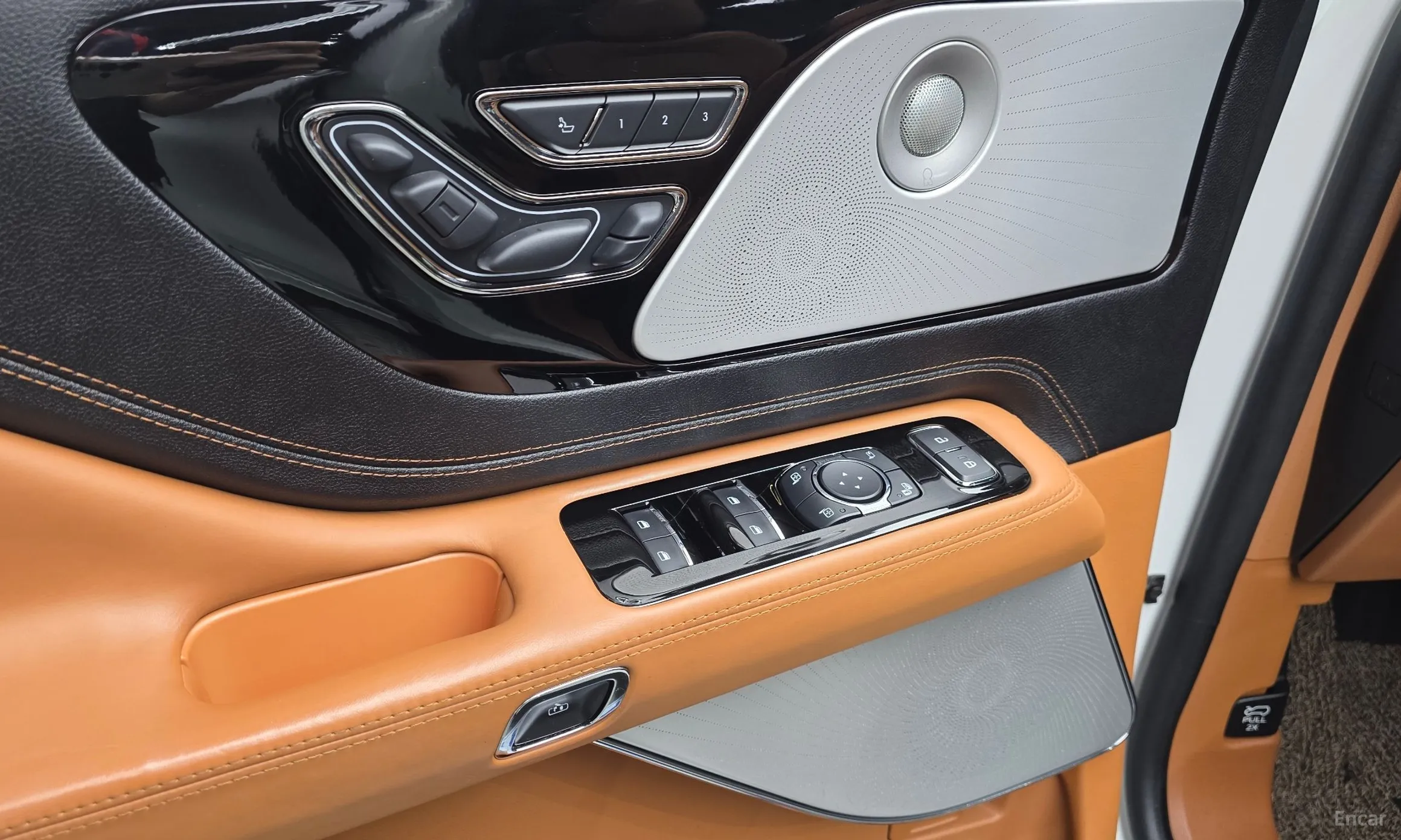 Lincoln Aviator 2nd Generation превью 19