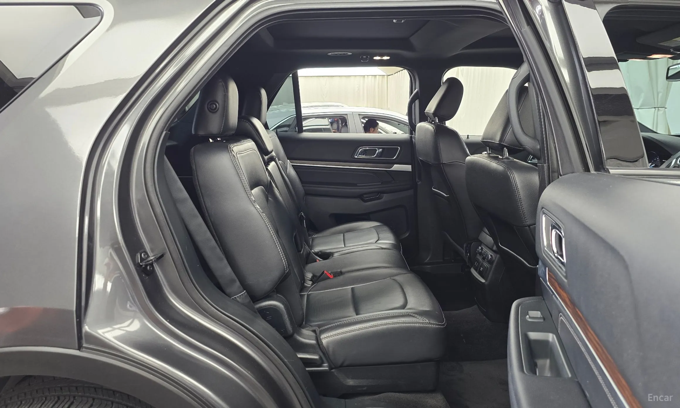 Ford Explorer превью 11