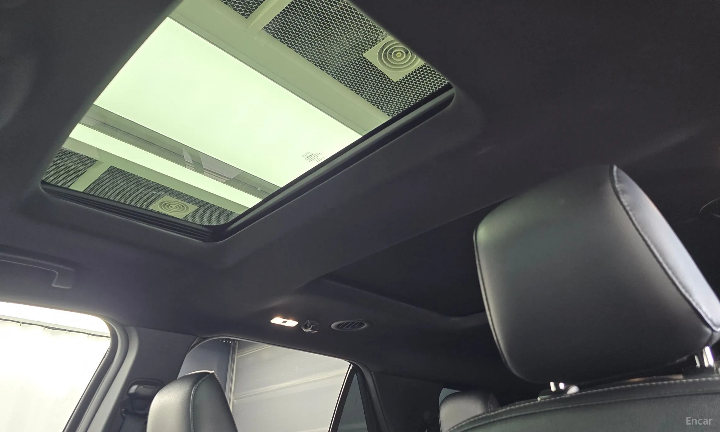 Ford Explorer превью 17