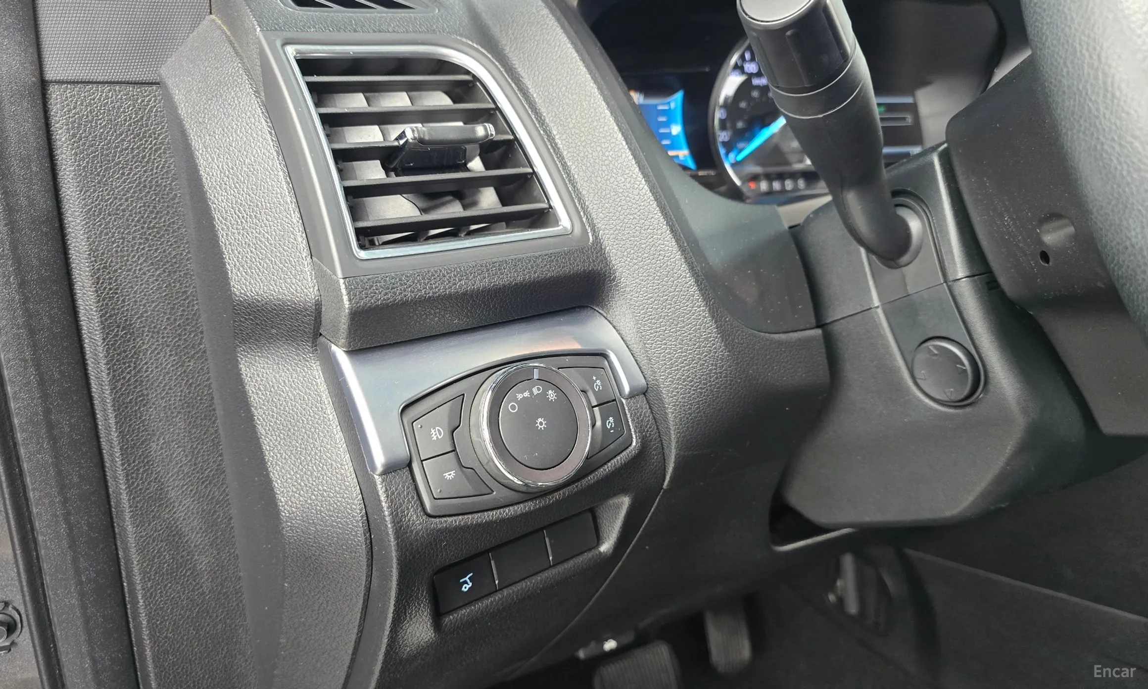 Ford Explorer превью 18