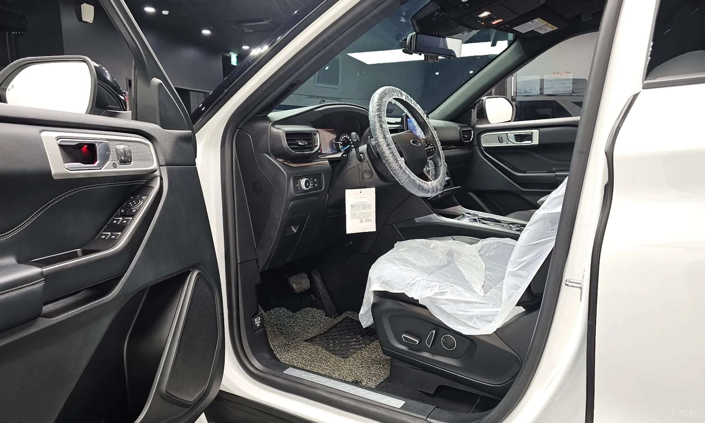 Ford Explorer 6th Generation превью 10