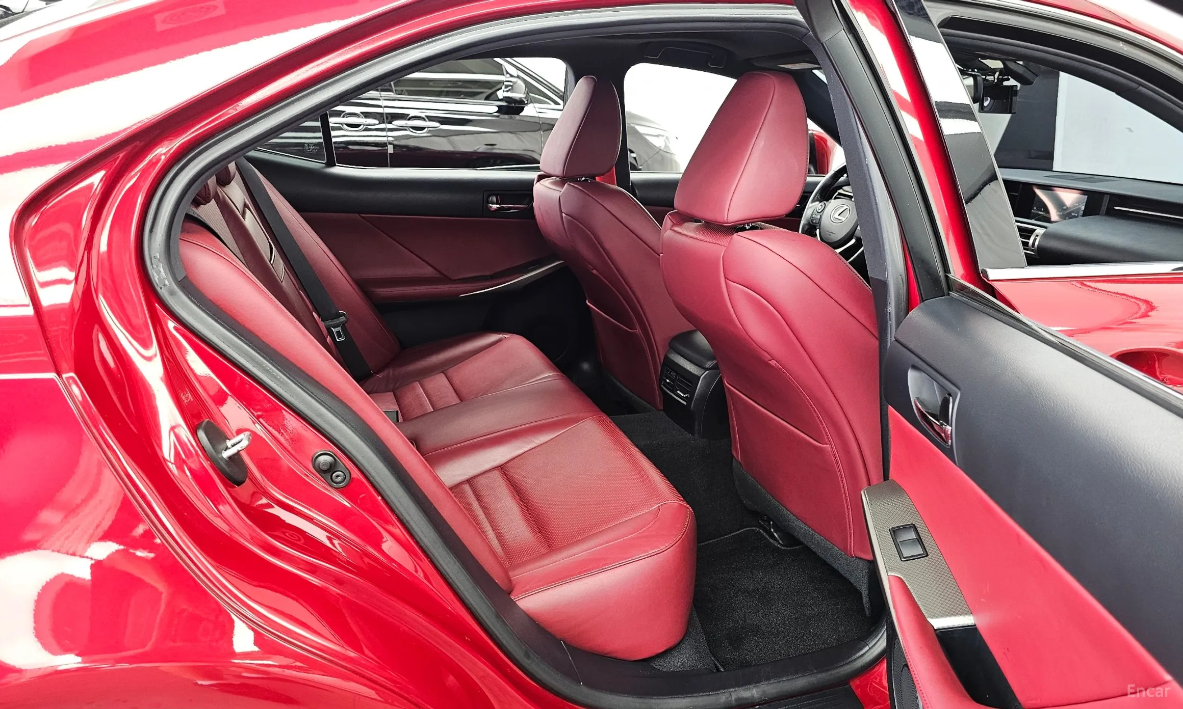 Lexus New IS200t превью 12