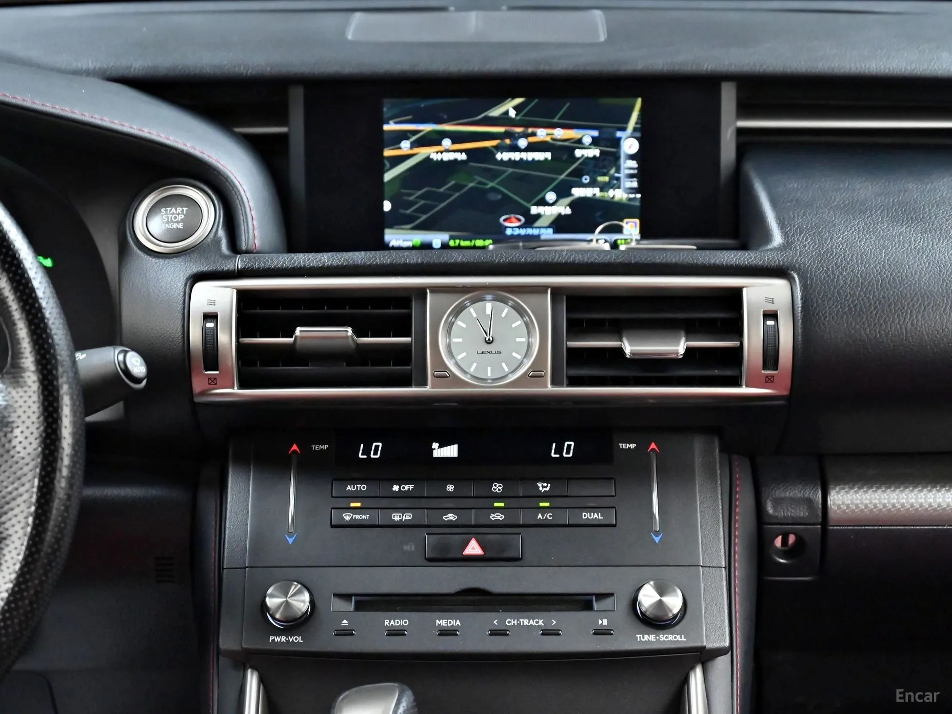 Lexus New IS200t превью 14