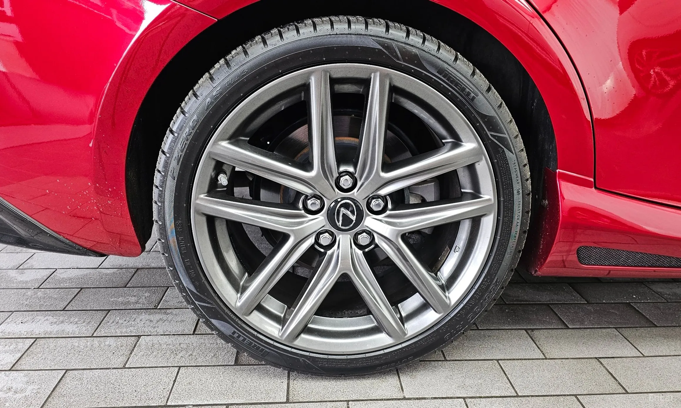 Lexus New IS200t превью 5