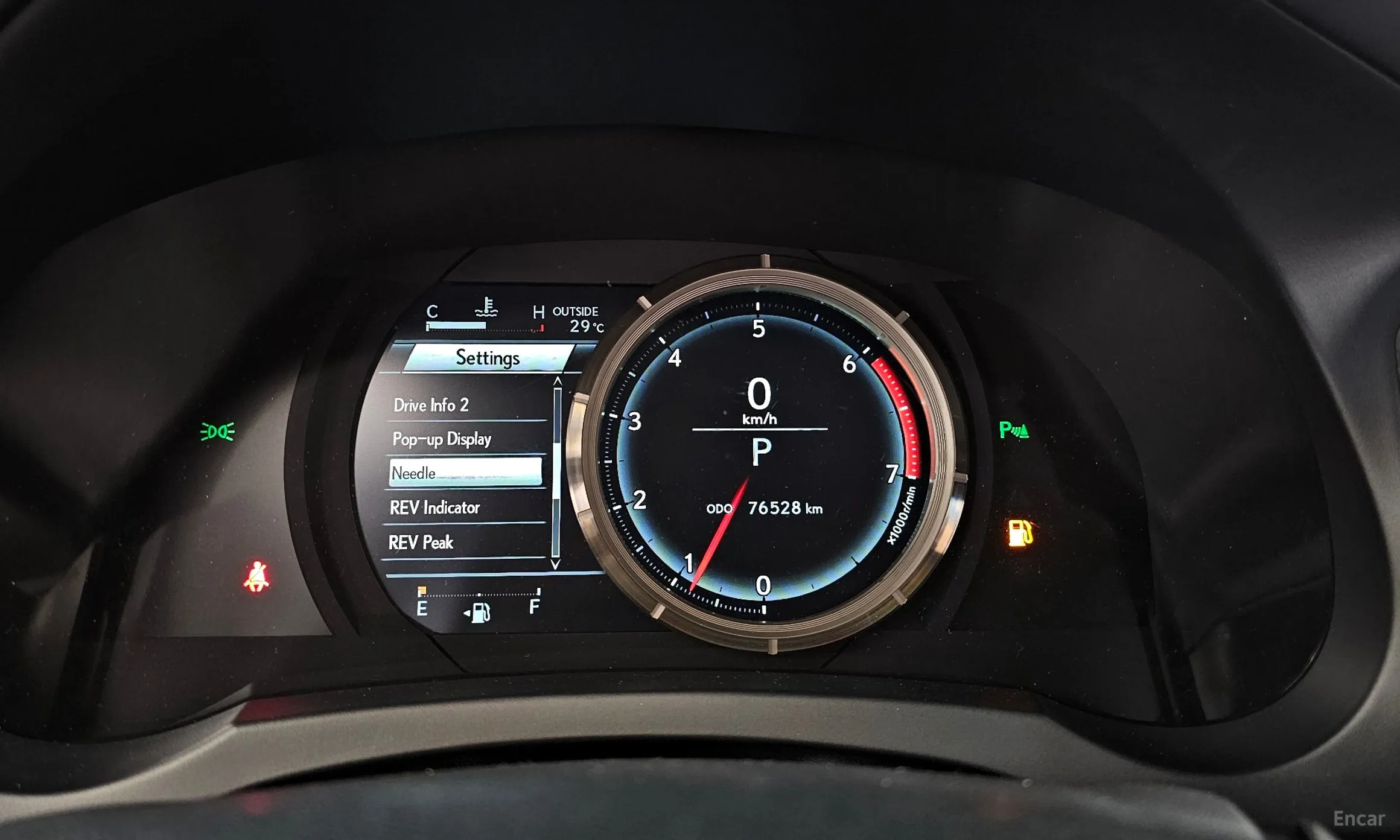 Lexus New IS200t превью 8