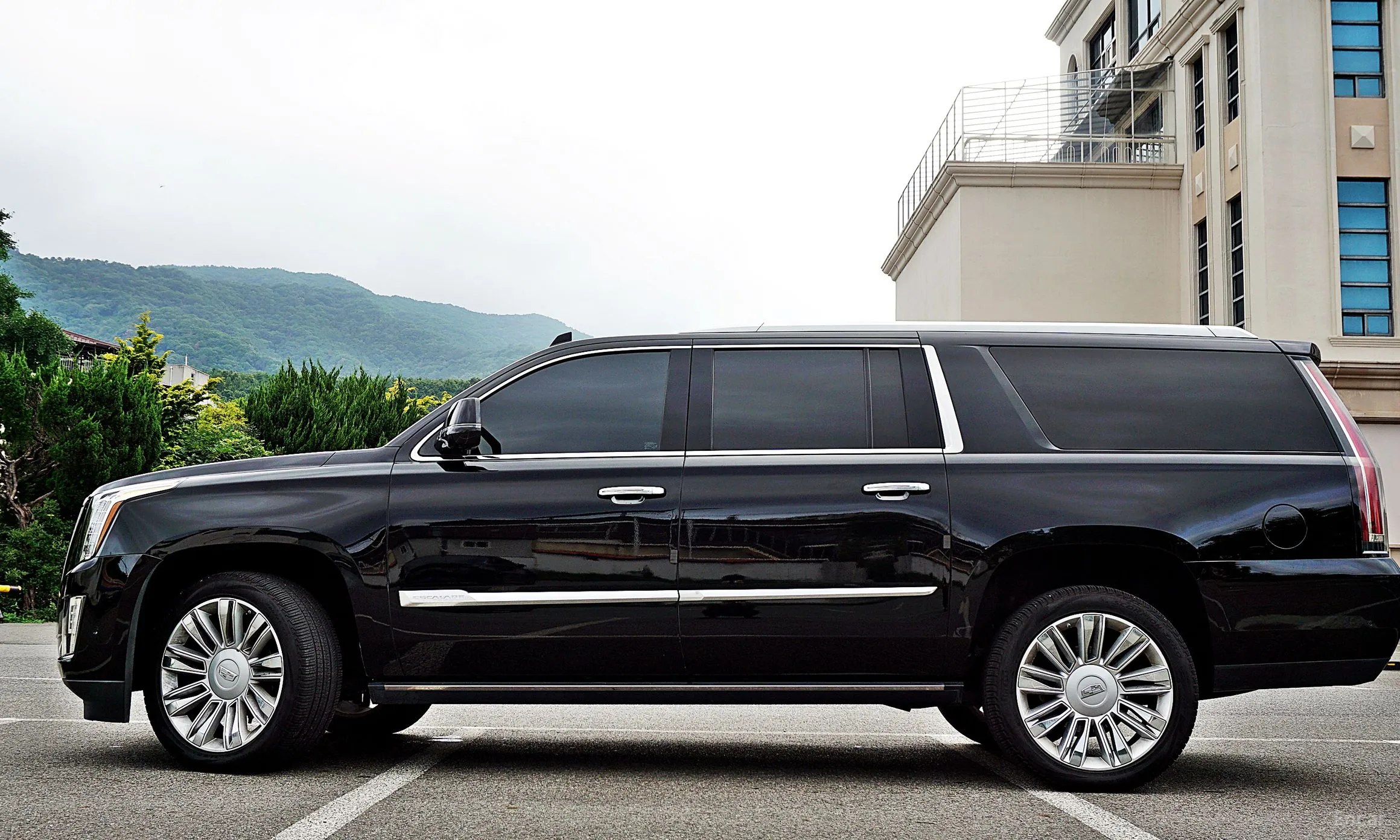 Cadillac Escalade превью 3