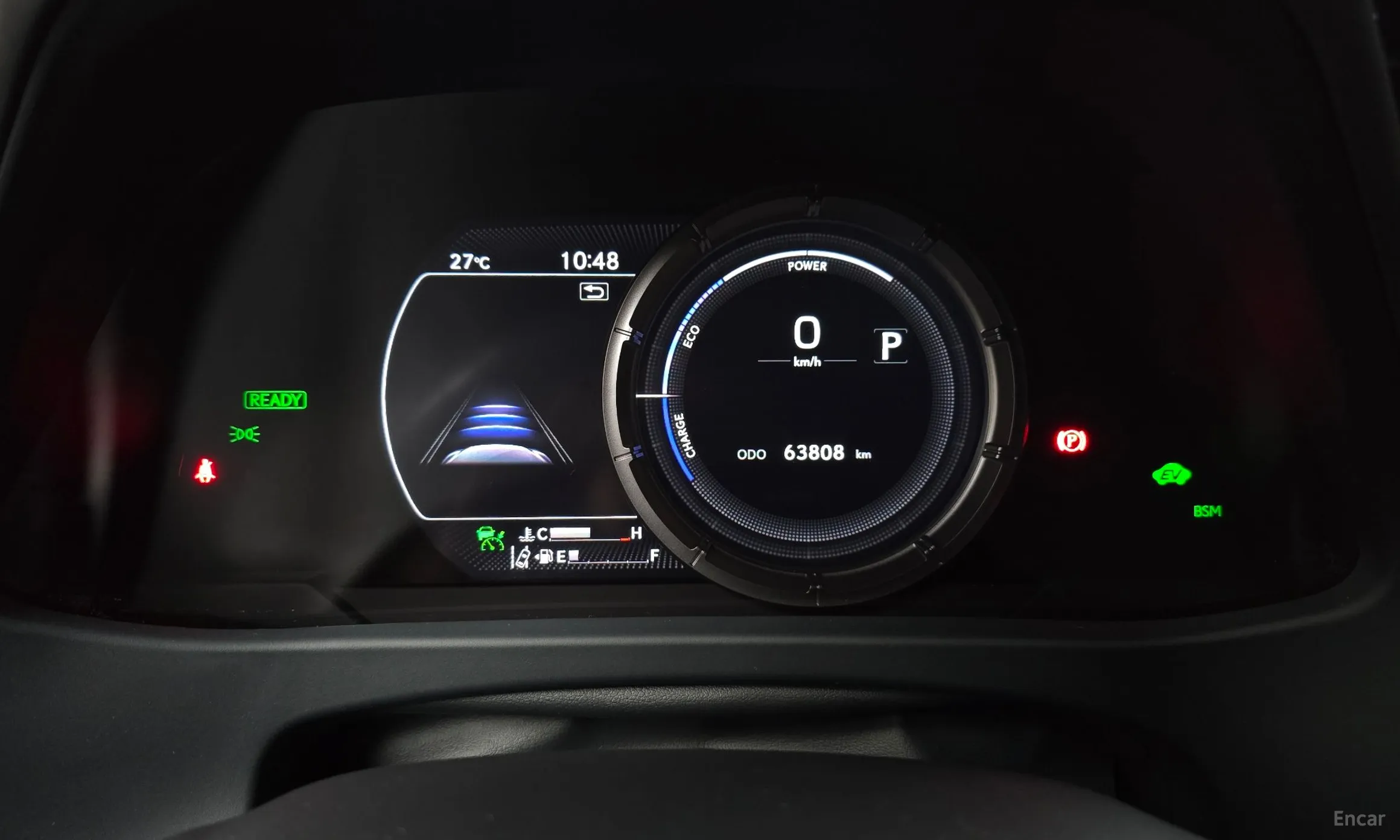 Lexus UX250h превью 8