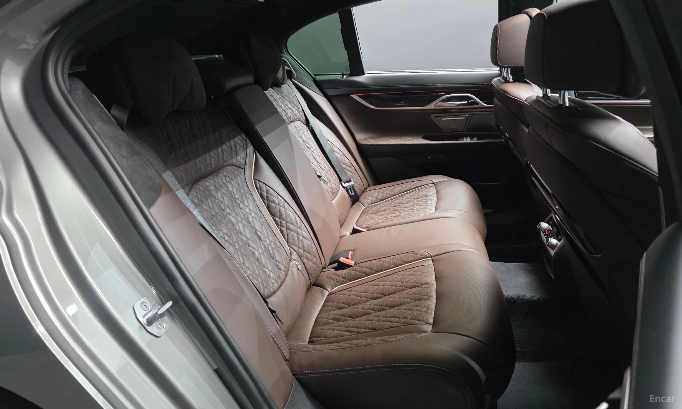 BMW 7 Series (G11) превью 11