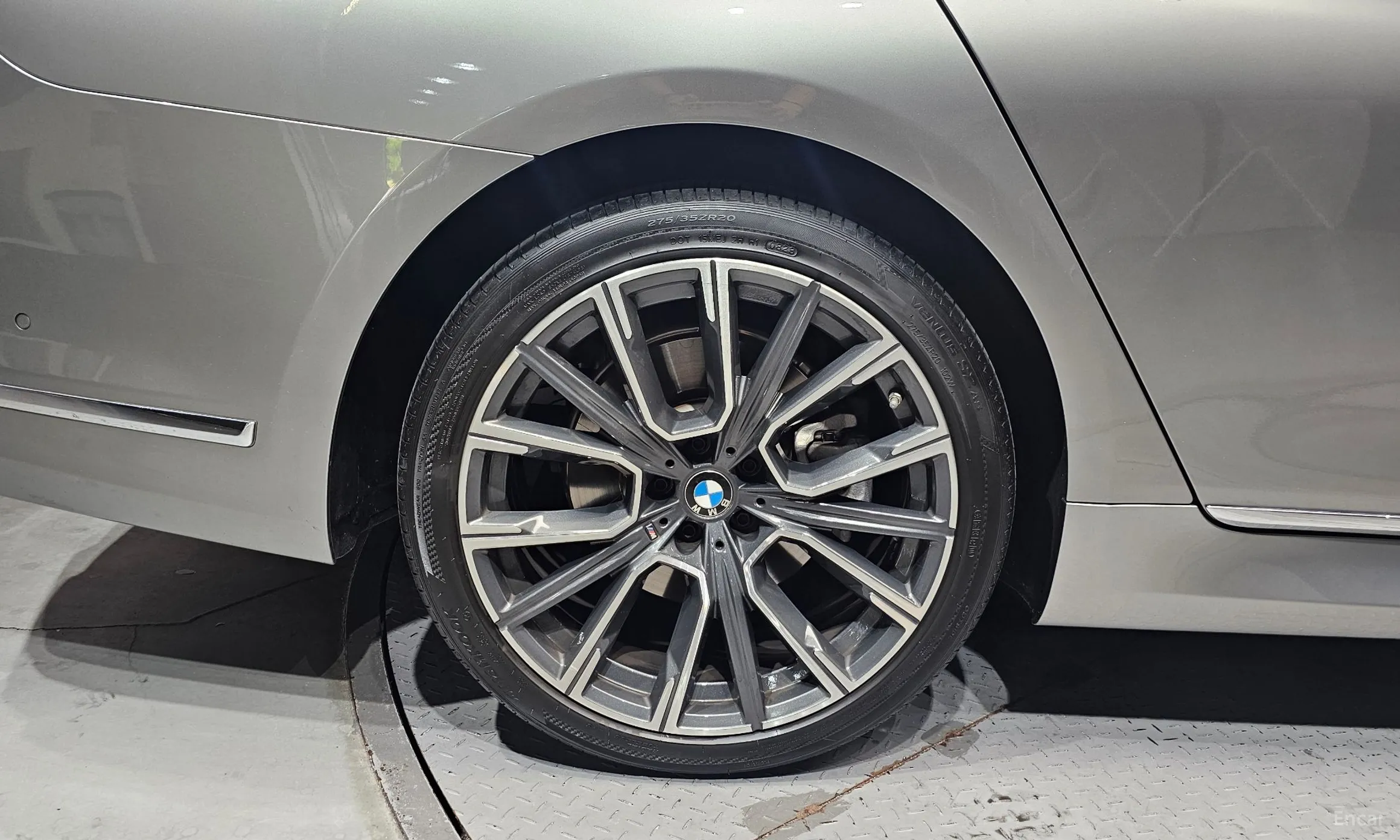 BMW 7 Series (G11) превью 5