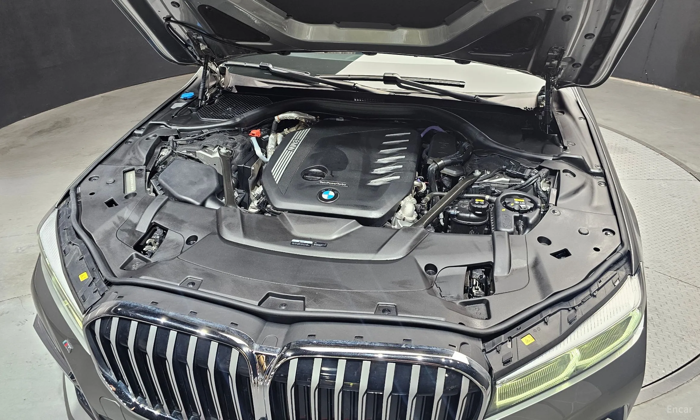 BMW 7 Series (G11) превью 6