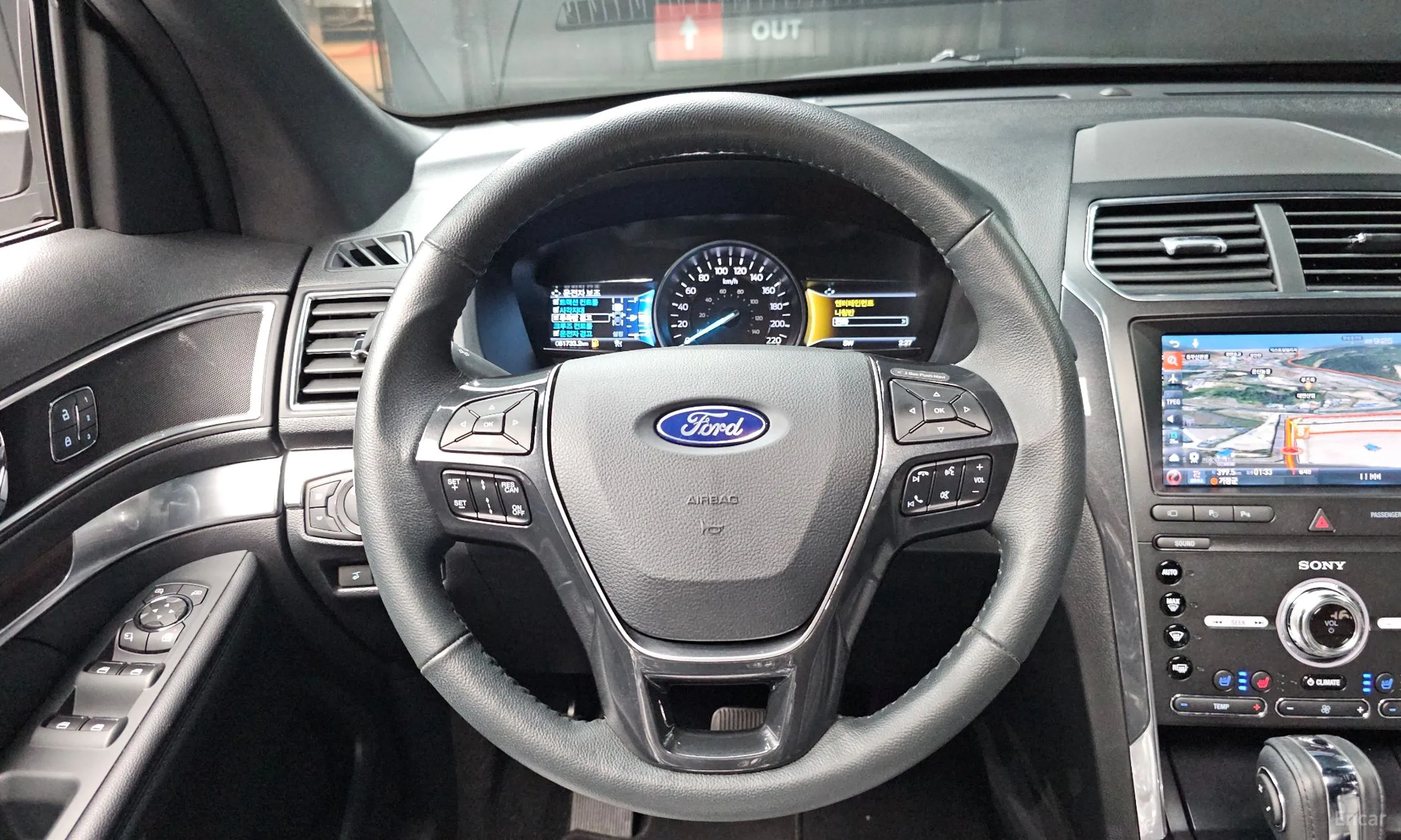 Ford Explorer превью 13