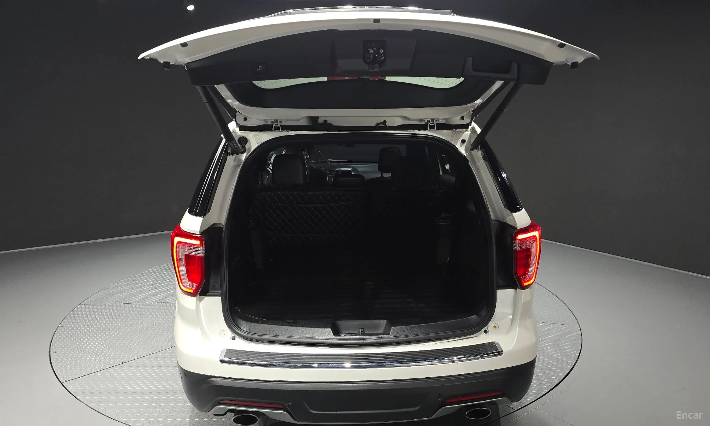 Ford Explorer превью 20