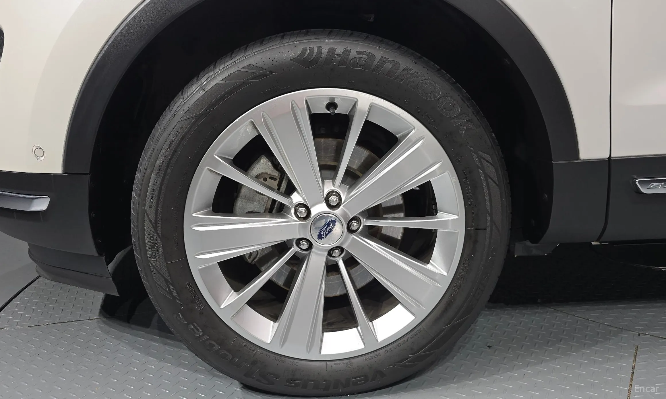 Ford Explorer превью 5