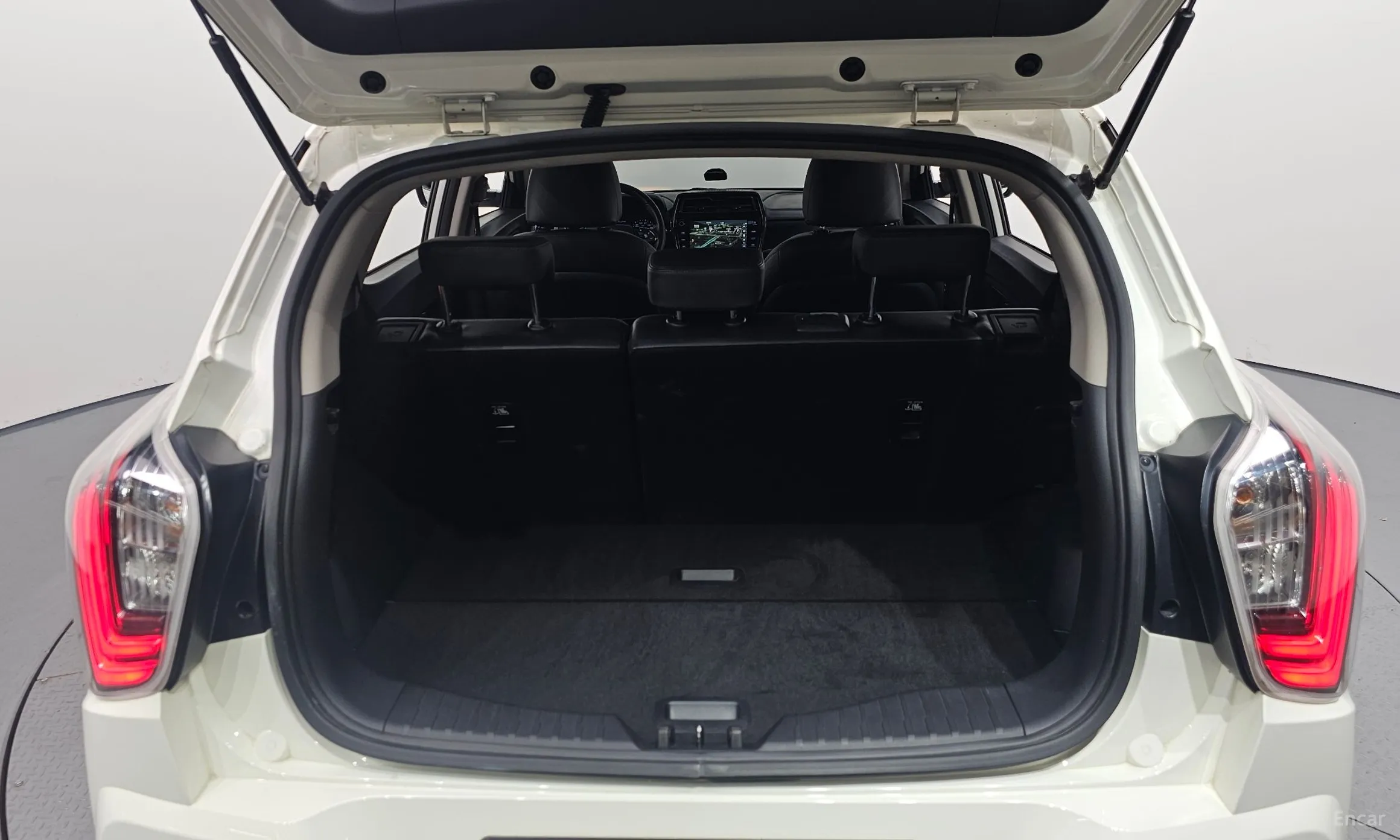 KG Mobility (SsangYong) Berry New Tivoli превью 20