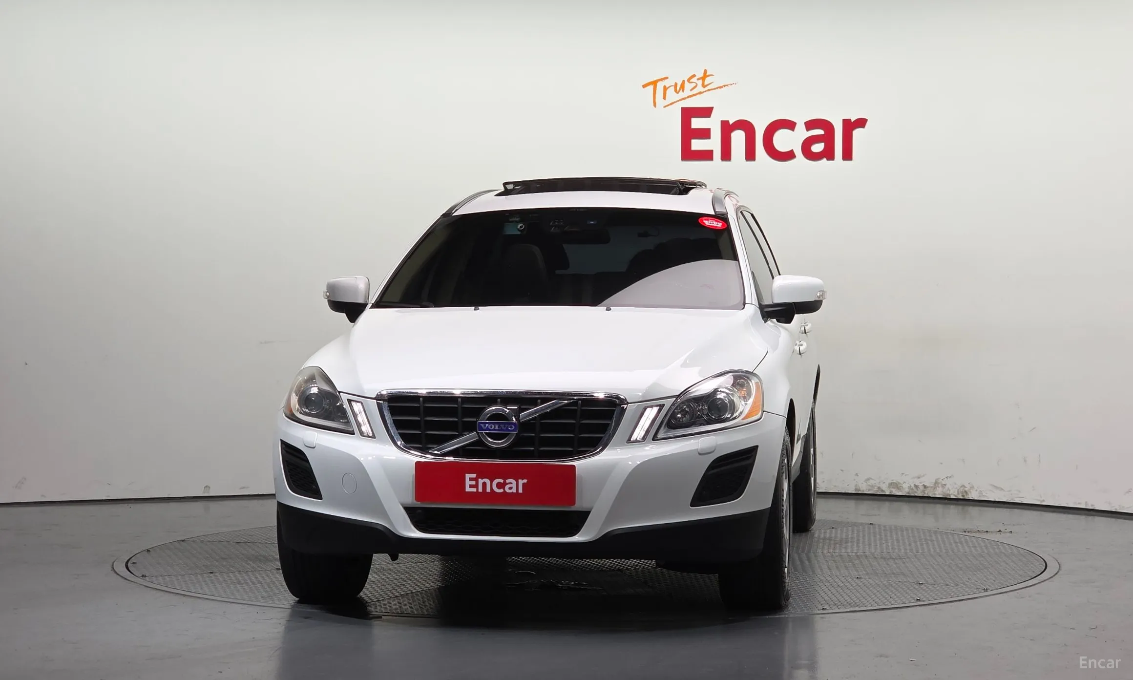 Volvo XC60 превью 3
