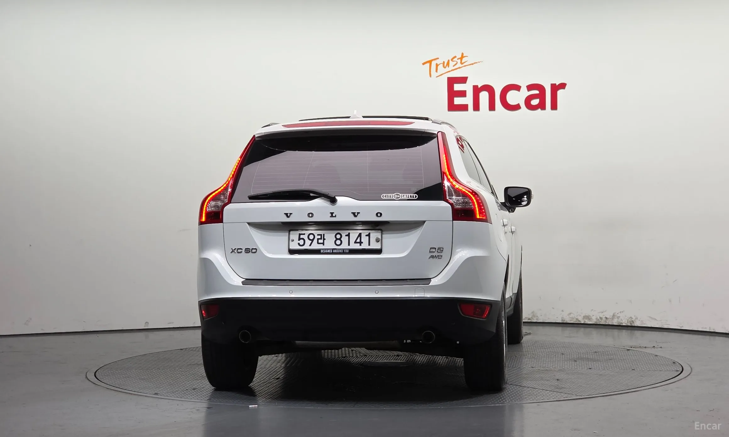 Volvo XC60 превью 4