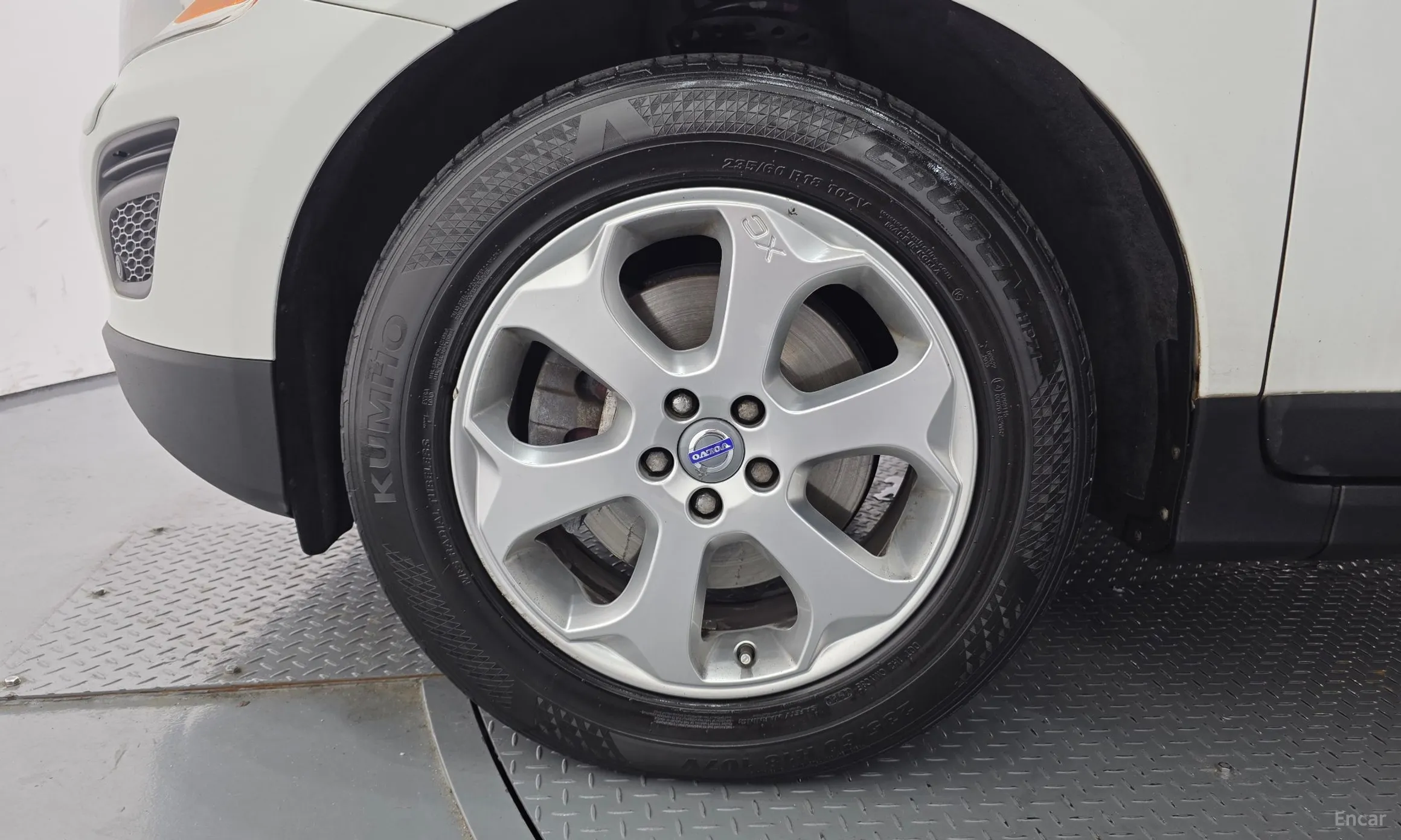 Volvo XC60 превью 5
