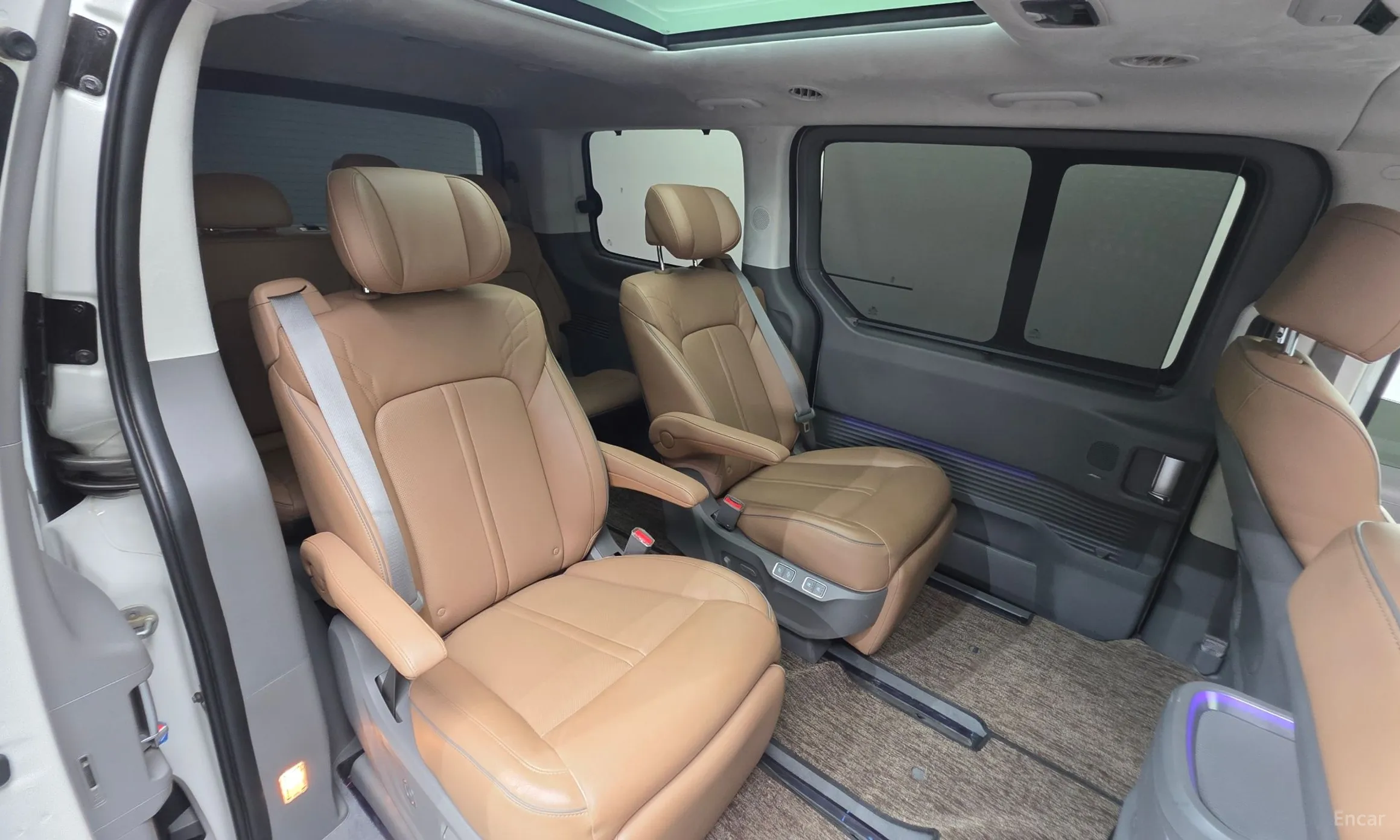 Hyundai Staria превью 18