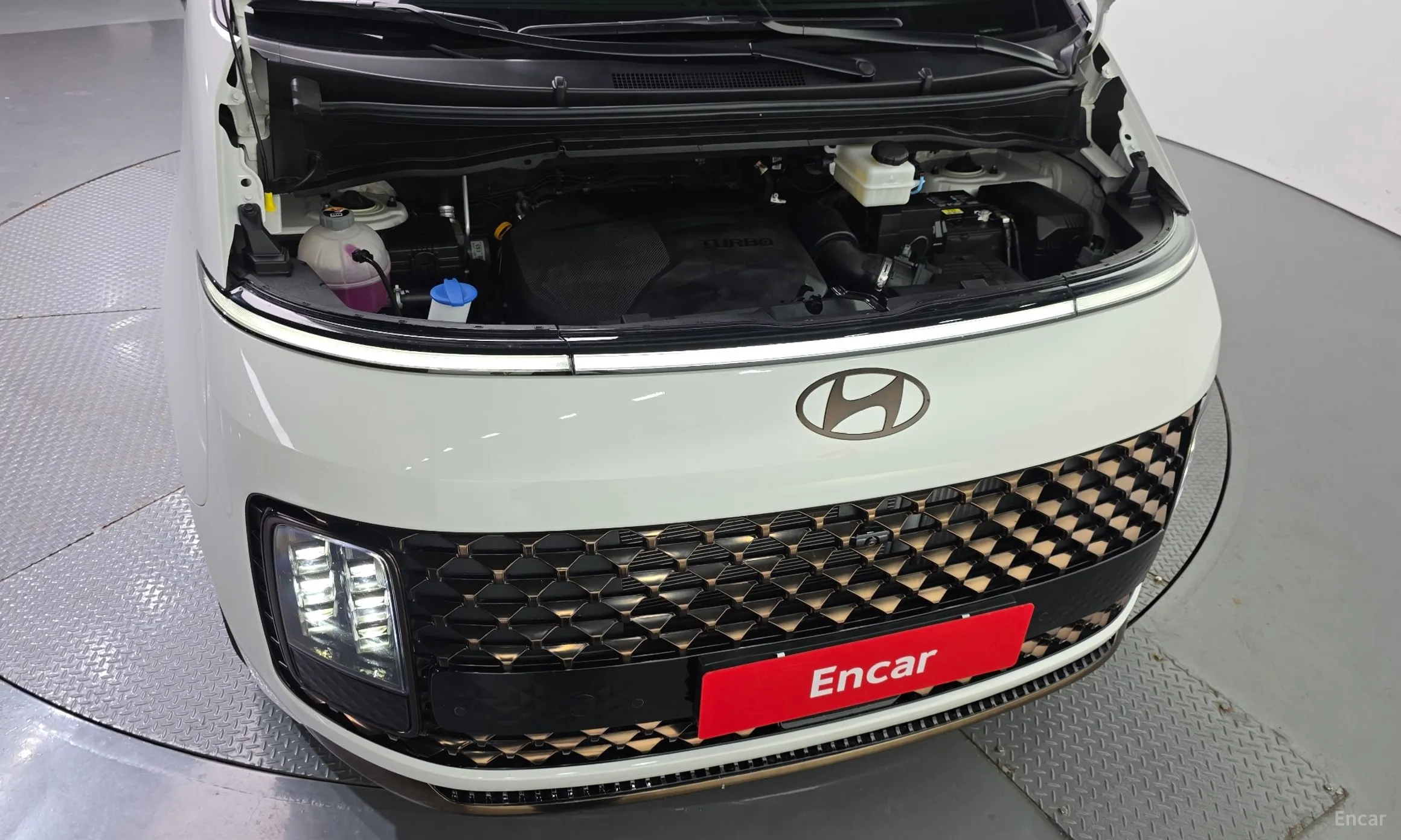 Hyundai Staria превью 6