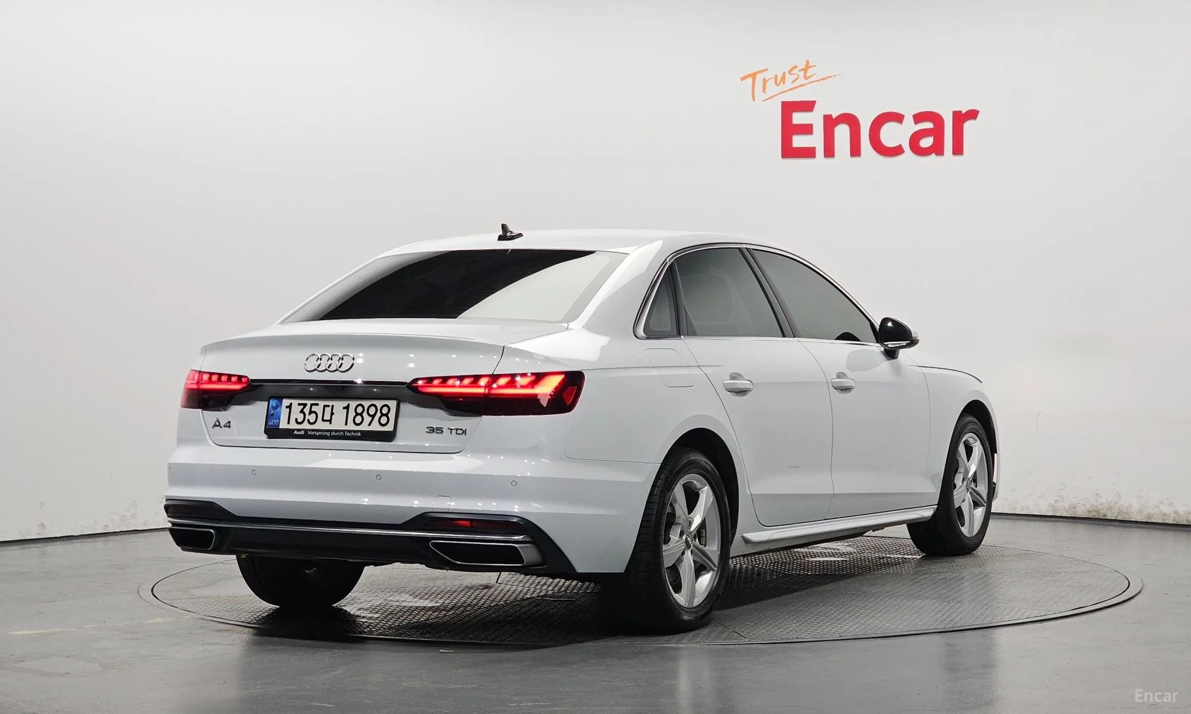 Audi A4 (B9)