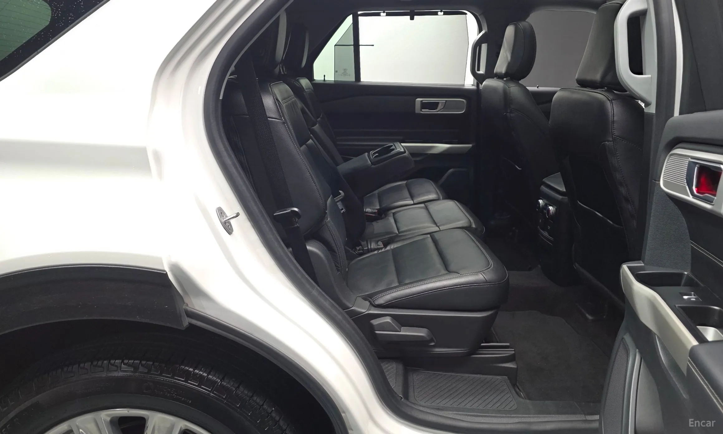 Ford Explorer 6th Generation превью 11