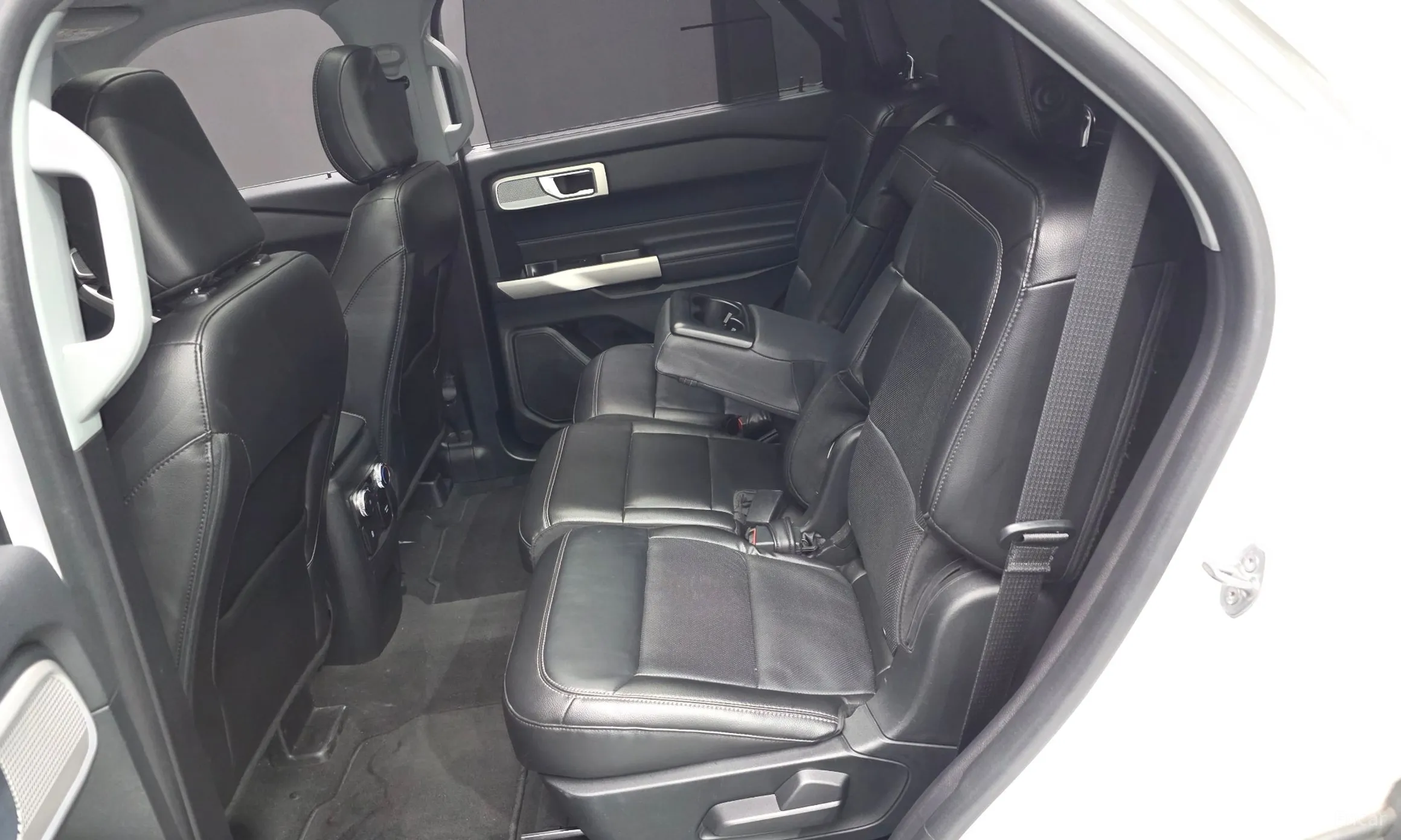 Ford Explorer 6th Generation превью 12