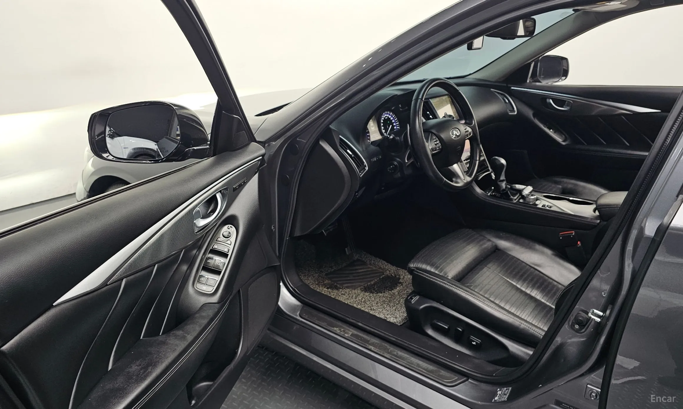 Infiniti Q50 превью 10
